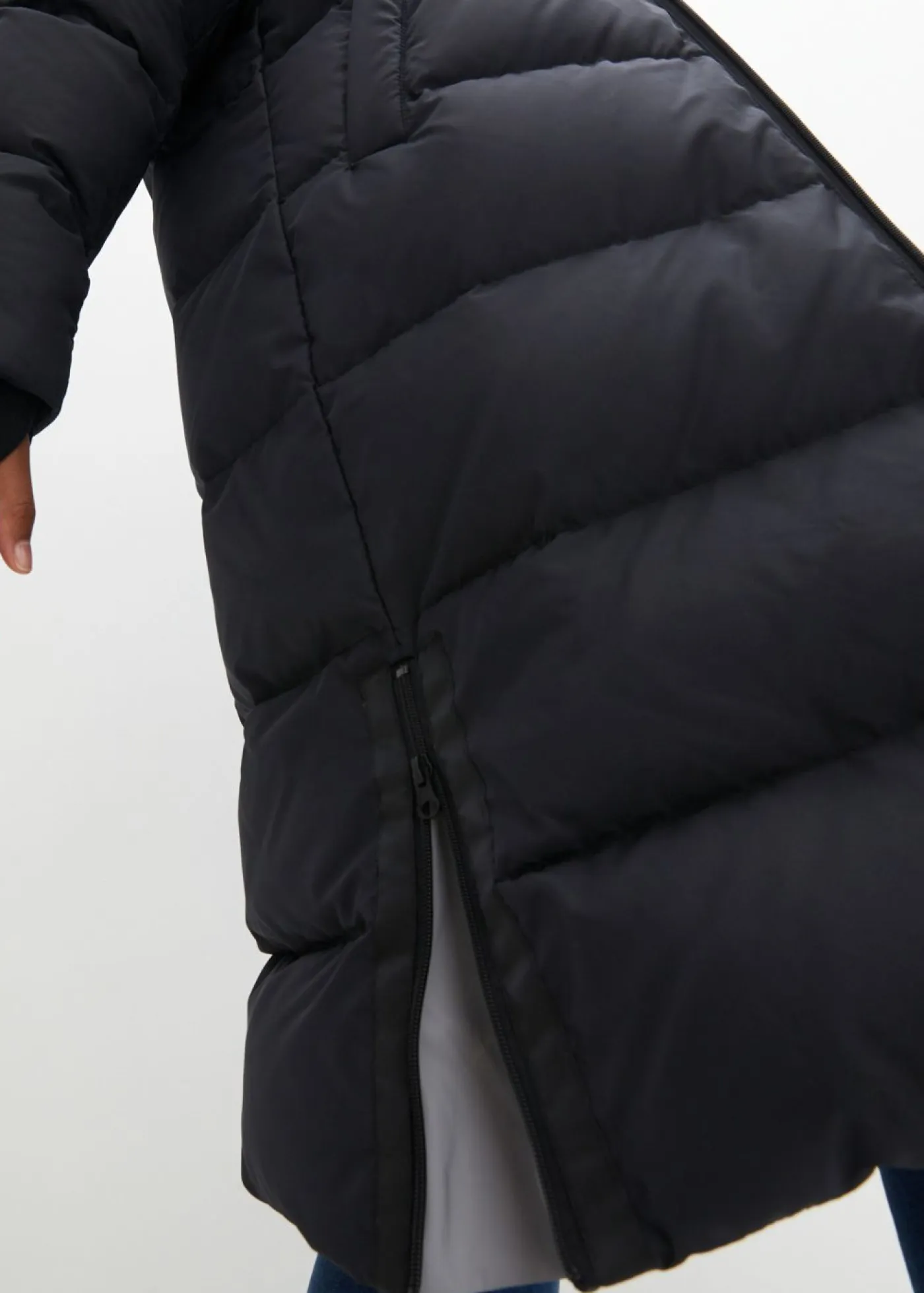 bonprix bonprix Chaquetas Y Abrigos>Abrigo con plumón reciclado y tecnología térmica aislante Negro