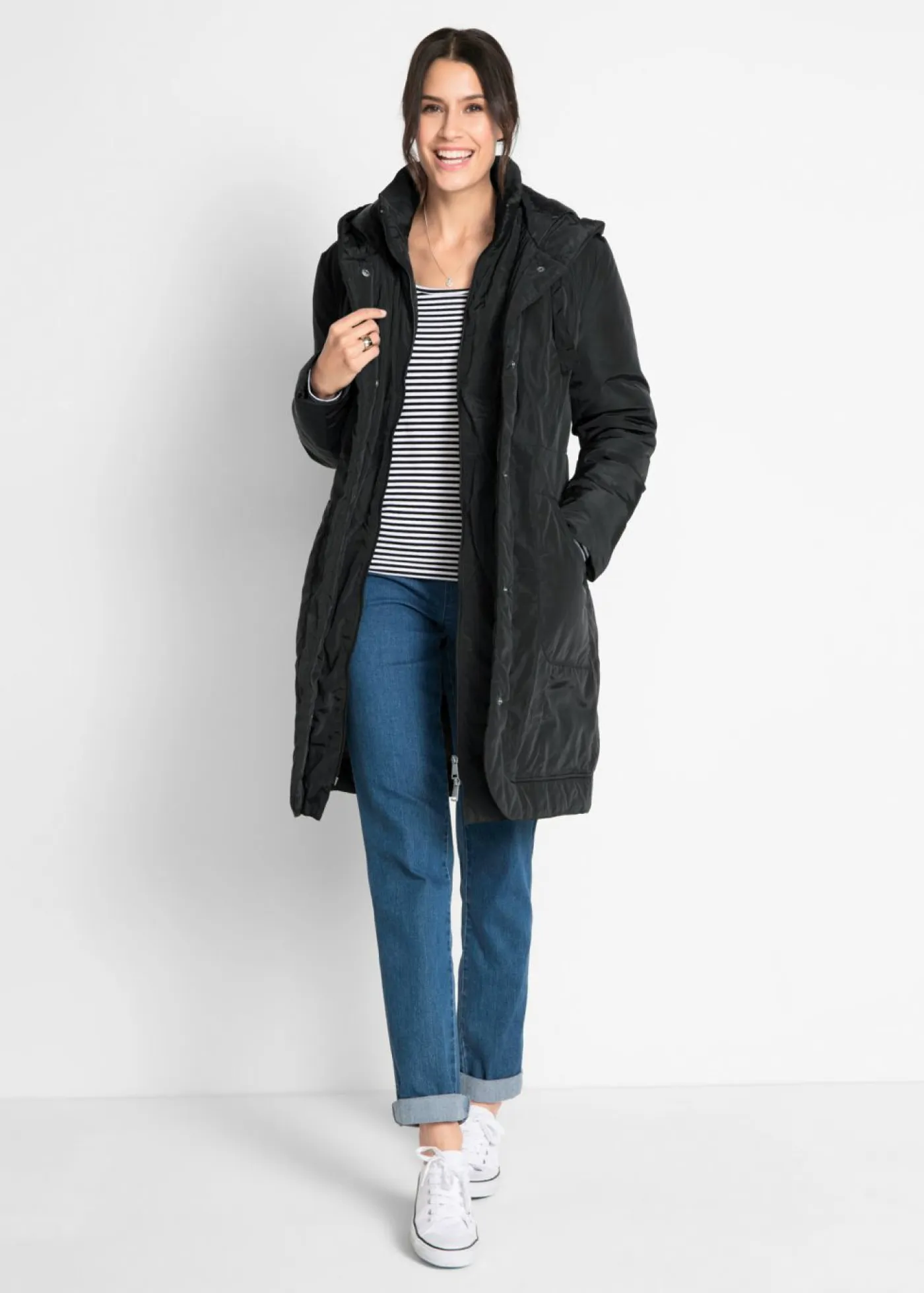 bonprix bonprix Chaquetas Y Abrigos>Abrigo corto ligeramente acolchado con capucha Negro