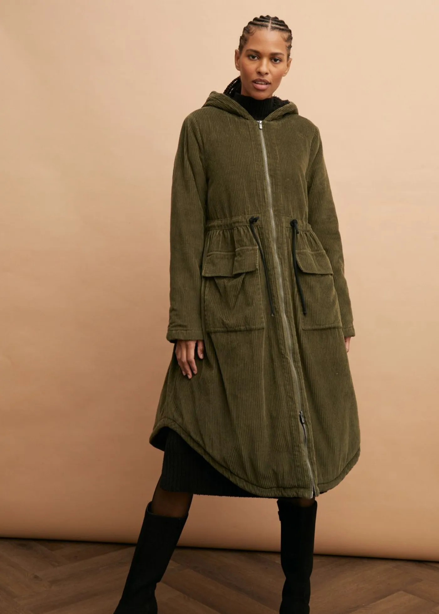 bonprix bonprix Chaquetas Y Abrigos>Abrigo de pana de algodón puro con capucha de pelo Oliva