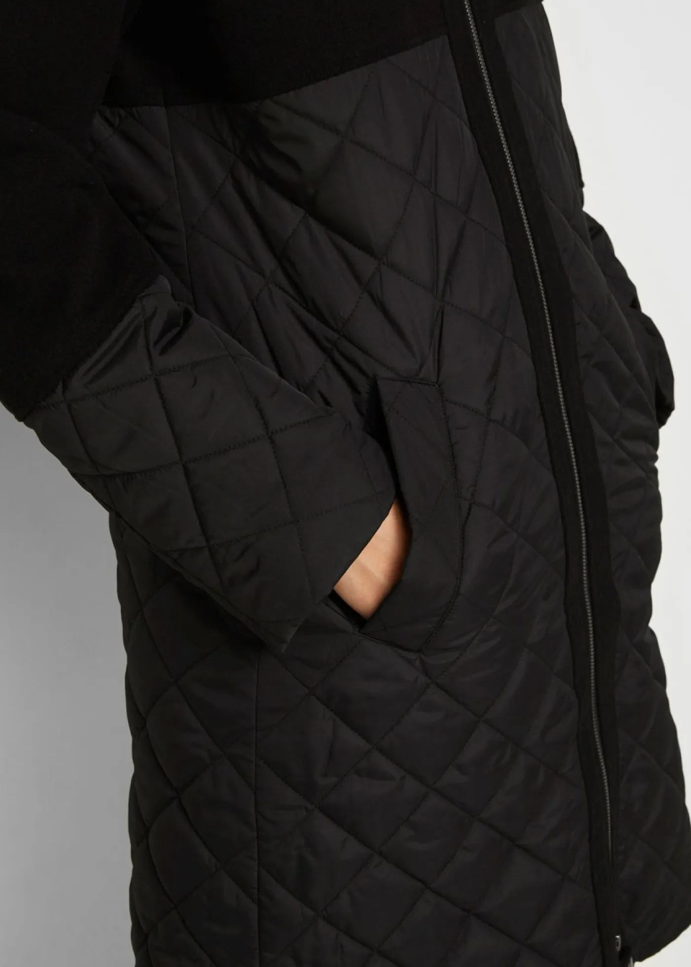 bonprix bonprix Chaquetas Y Abrigos>Abrigo en mezcla de materiales Negro