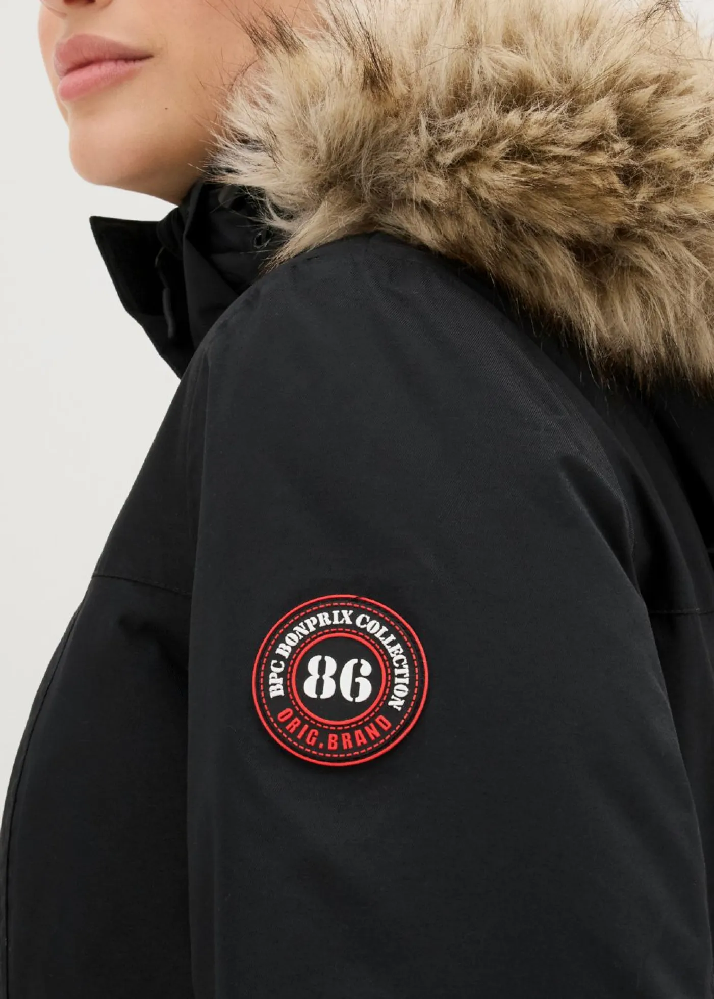 bonprix bonprix Chaquetas Y Abrigos>Abrigo funcional cálido impermeable para exteriores con pelo sintético Negro