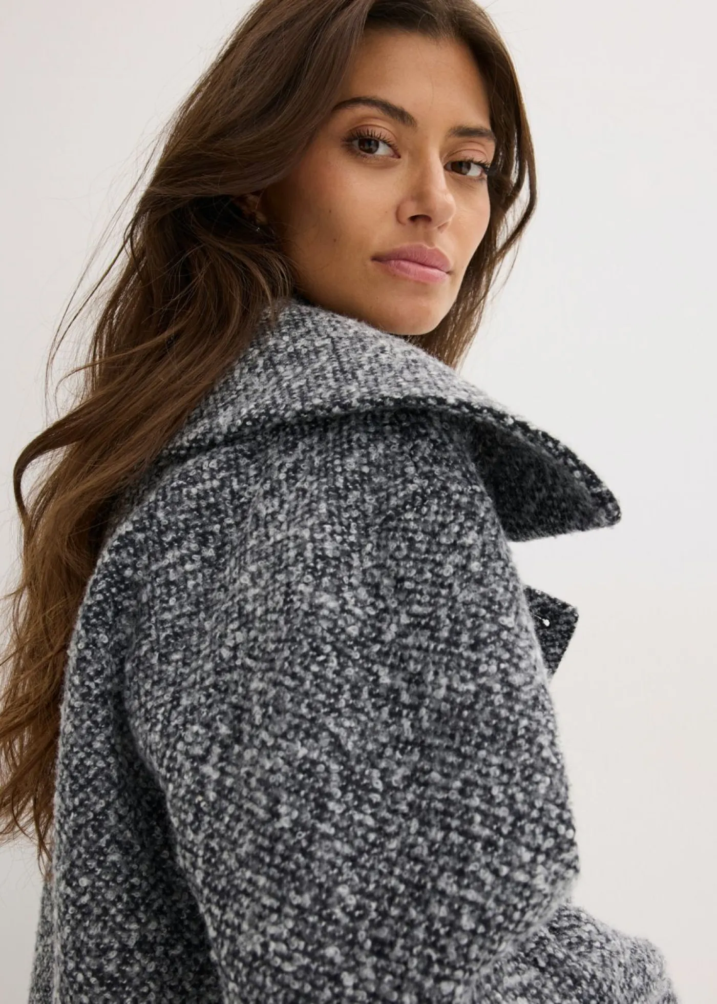 Mujer bonprix bonprix Abrigo holgado corto con aspecto de lana jaspeada