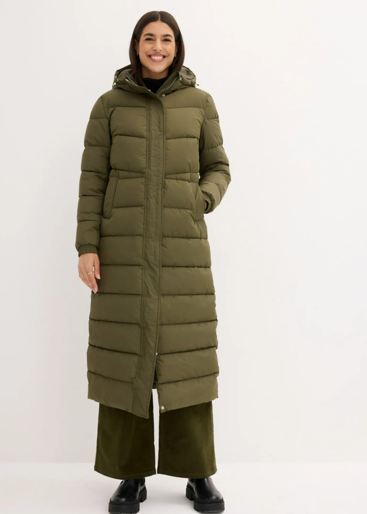 Mujer bonprix bonprix Abrigo largo guateado con capucha