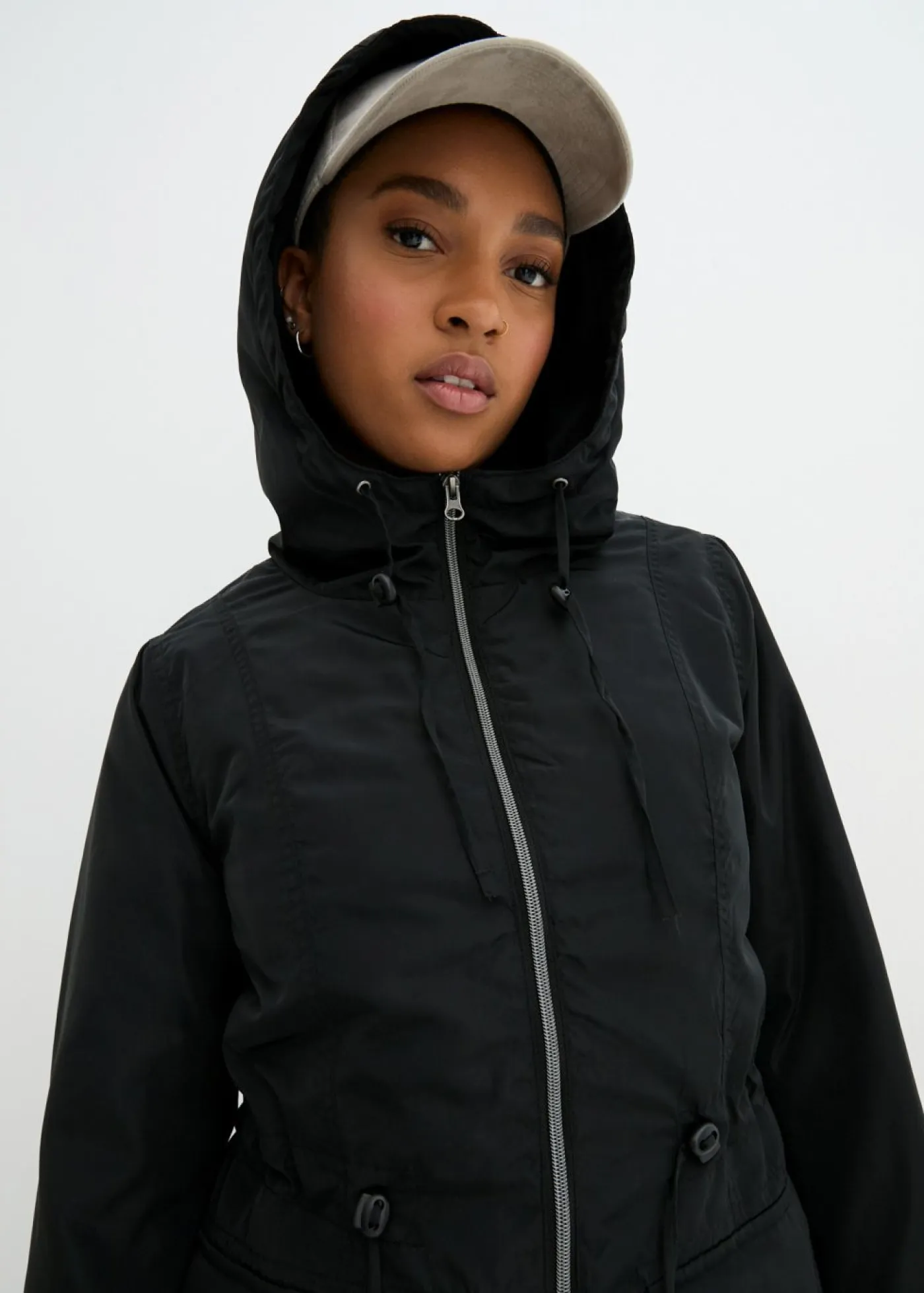 Mujer bonprix bonprix Abrigo ligeramente acolchado con cordón