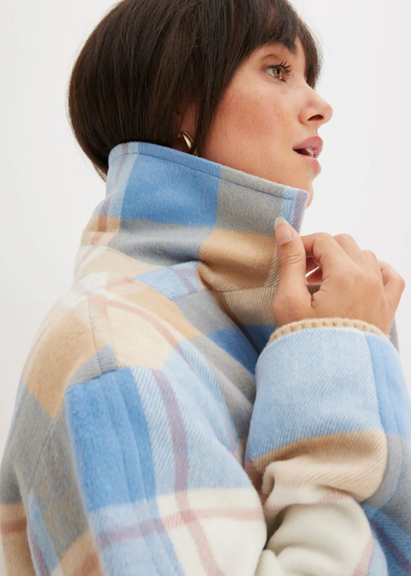 bonprix bonprix Chaquetas Y Abrigos>Abrigo oversize con look de lana azul brillante-blanco lana-café con leche-rosa palo a cuadros