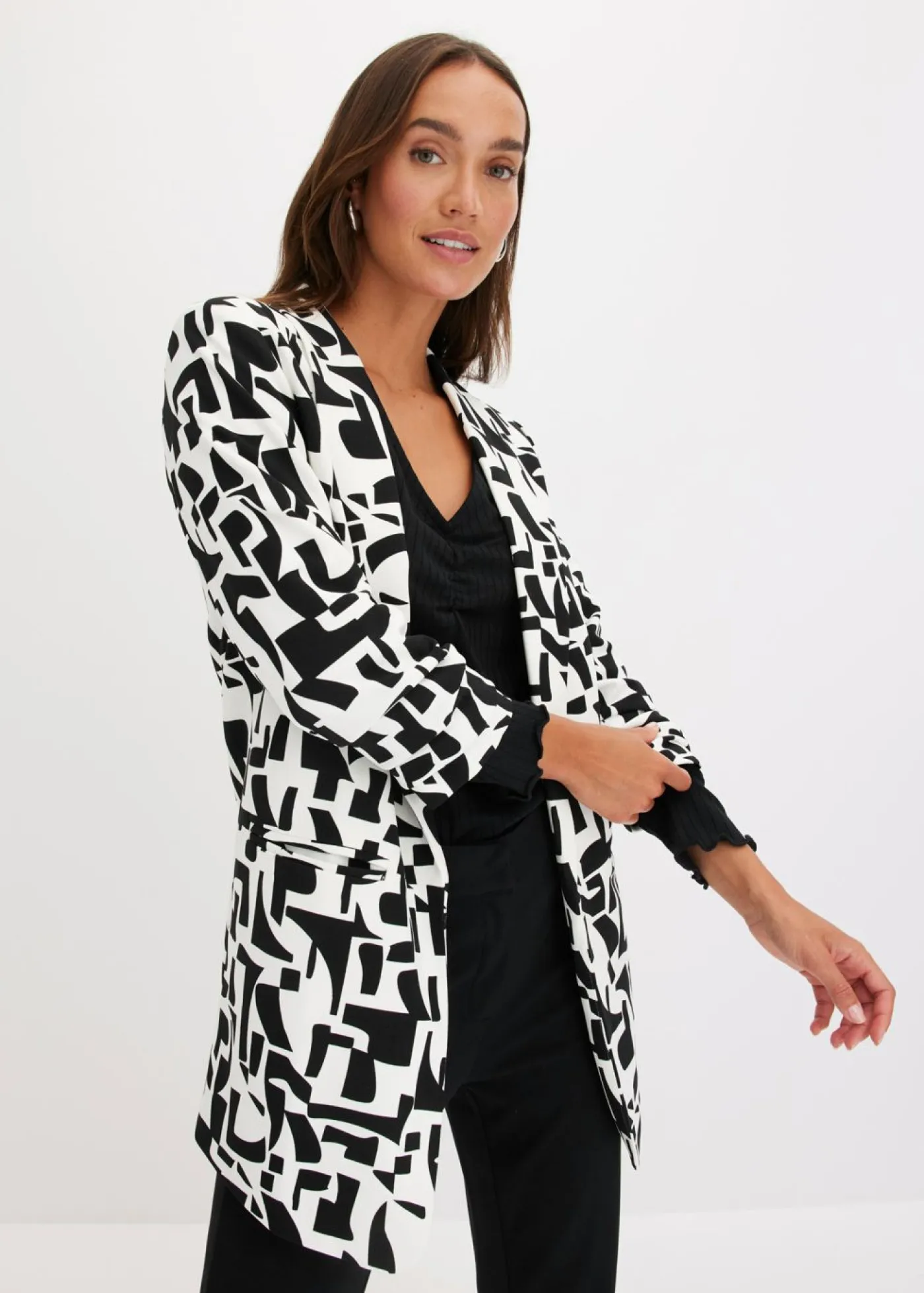 bonprix bonprix Blazers>Americana larga estampada Blanco-negro con estampado gráfico