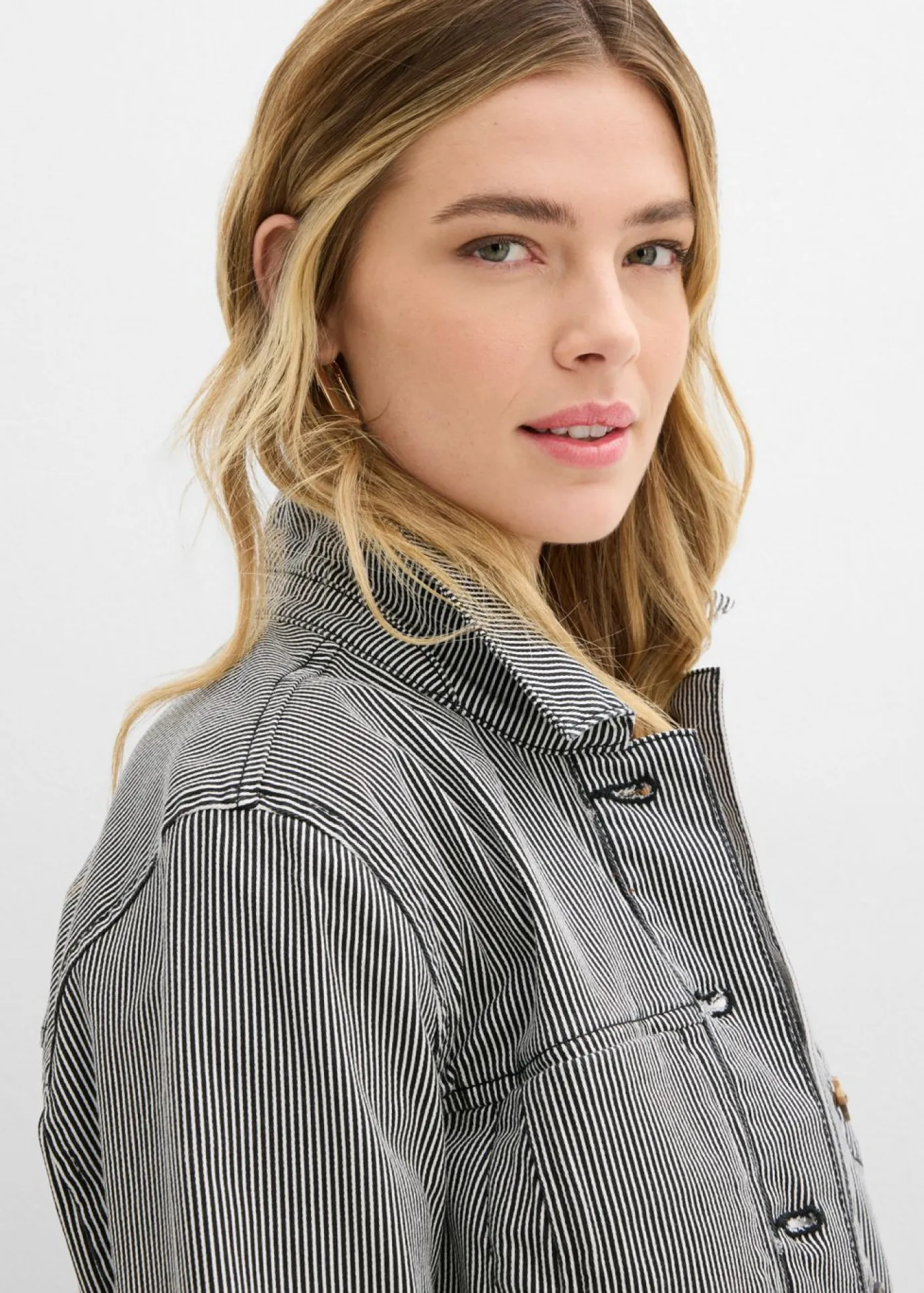 bonprix bonprix Chaquetas Y Abrigos>Anorak negro con rayas