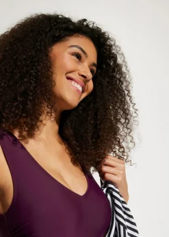 Mujer bonprix bonprix Bañador con efecto moldeador medio y escote en V