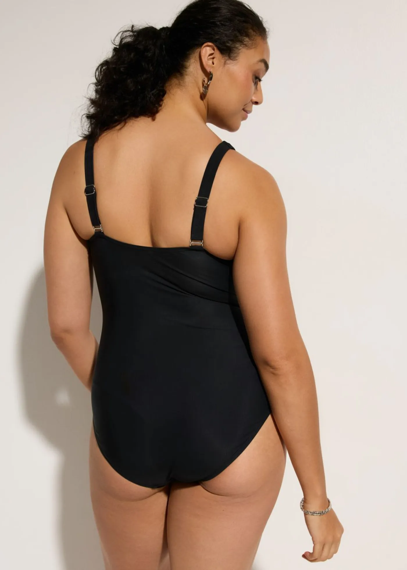 bonprix bonprix Vestidos Moldeadores|Novedades>Bañador con efecto moldeador ligero y malla transparente Negro