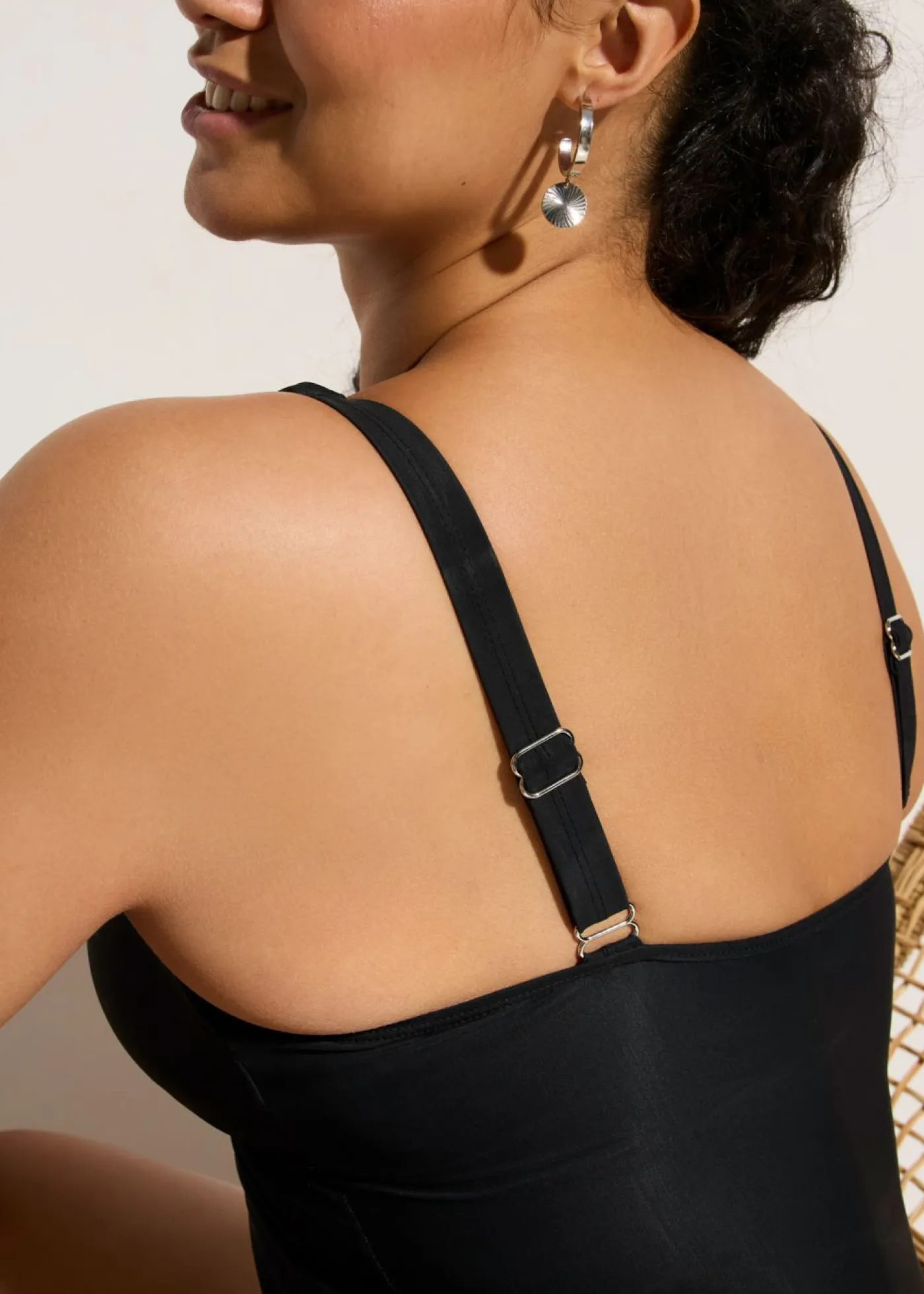 bonprix bonprix Vestidos Moldeadores|Novedades>Bañador con efecto moldeador ligero y malla transparente Negro