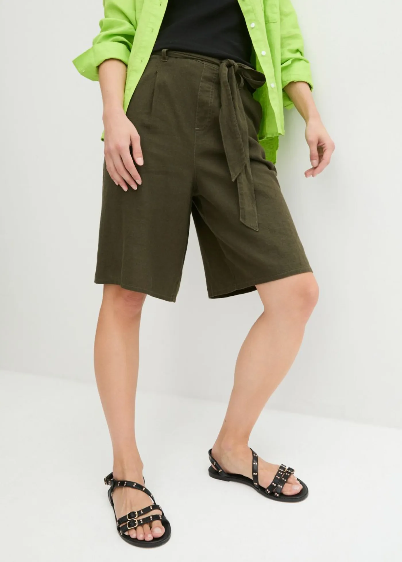 bonprix bonprix Shorts|Pantalones>Bermuda oliva profundo