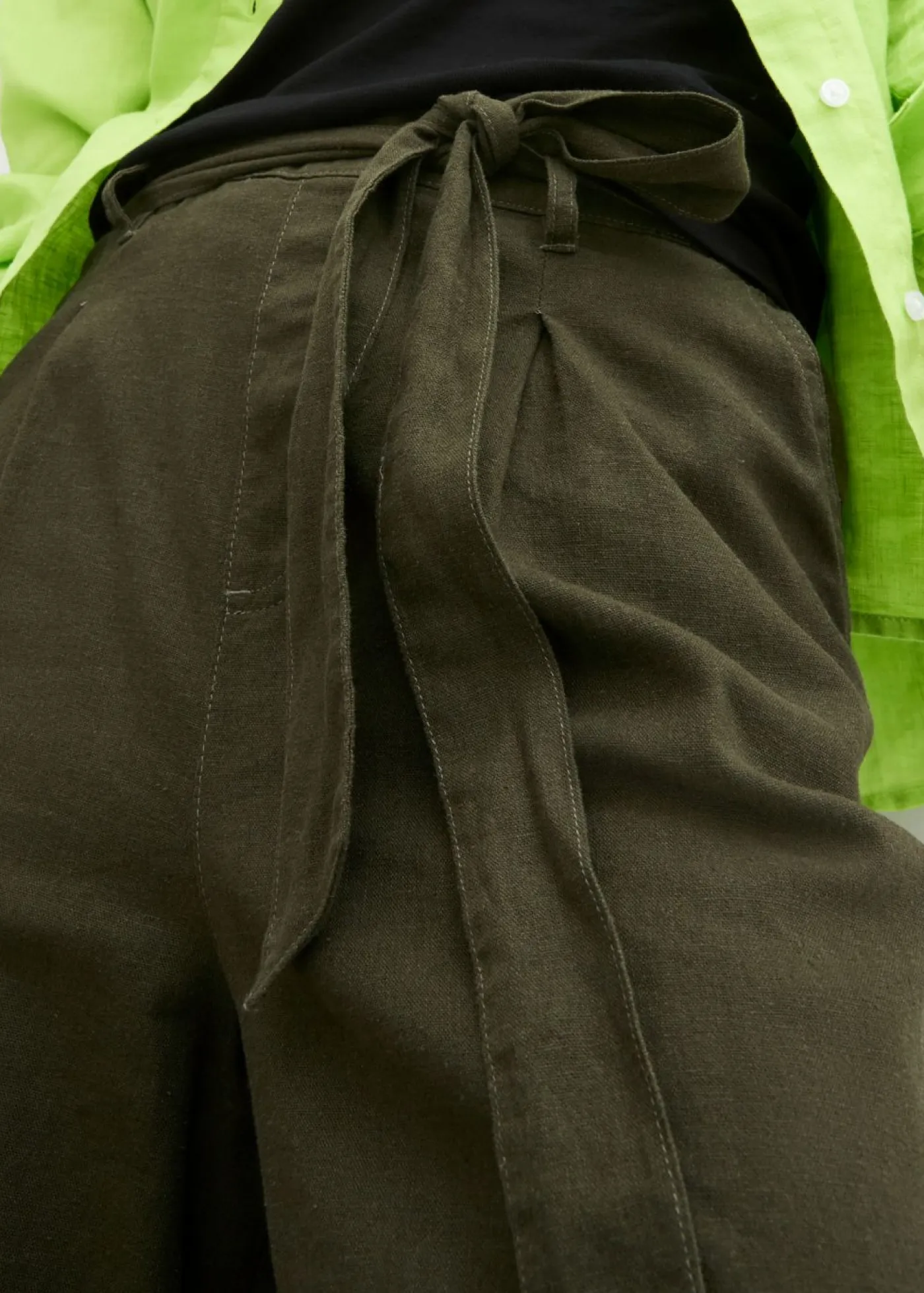 bonprix bonprix Shorts|Pantalones>Bermuda oliva profundo