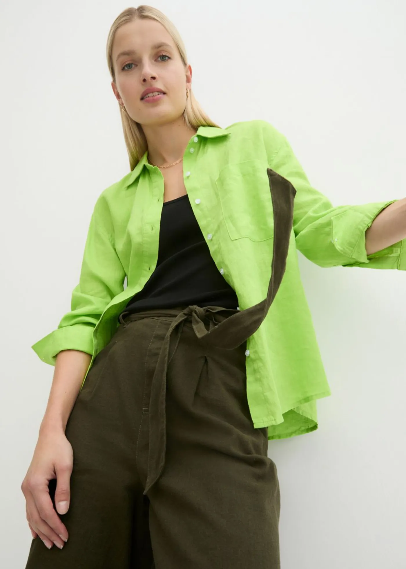 bonprix bonprix Shorts|Pantalones>Bermuda oliva profundo