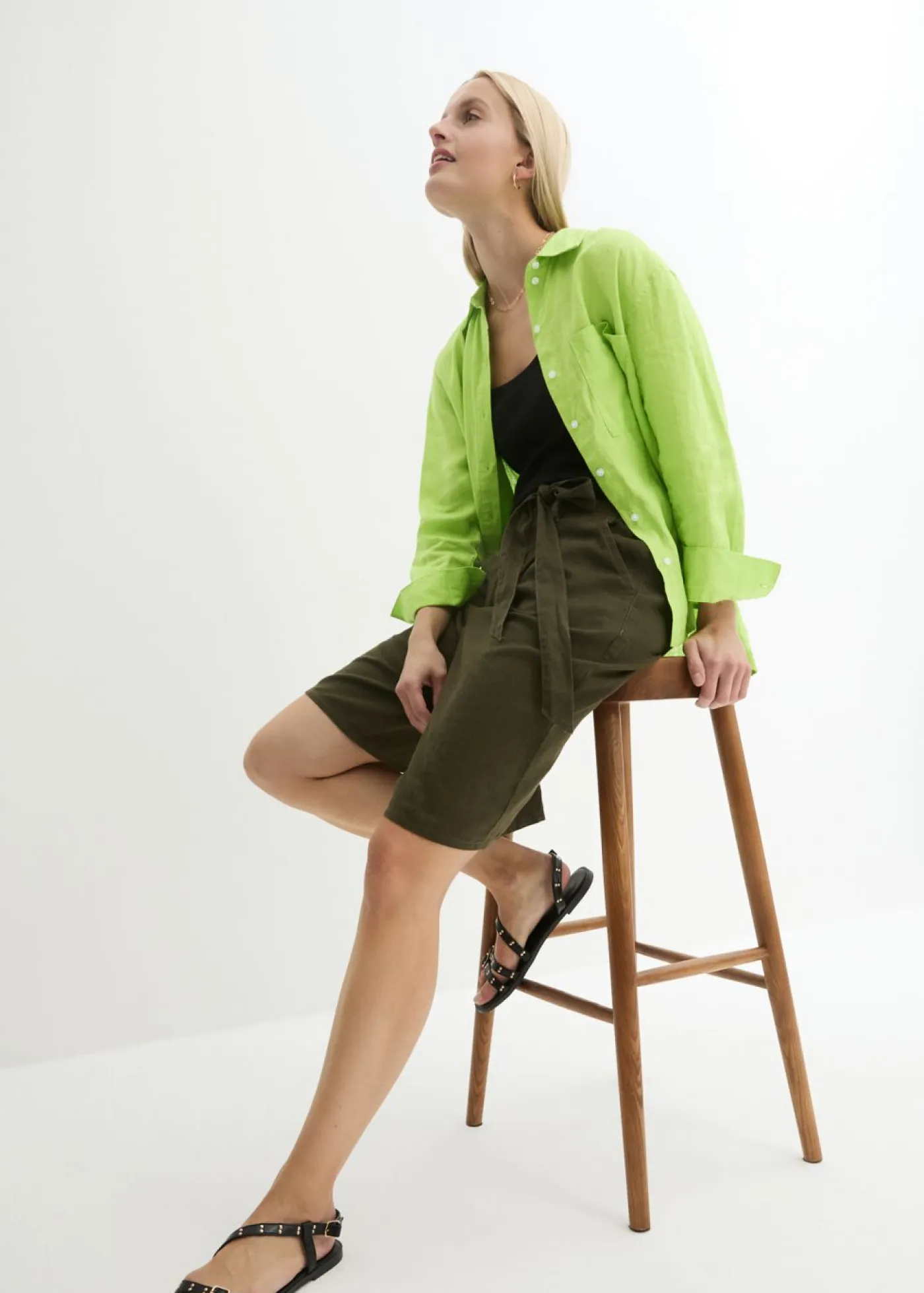 bonprix bonprix Shorts|Pantalones>Bermuda oliva profundo