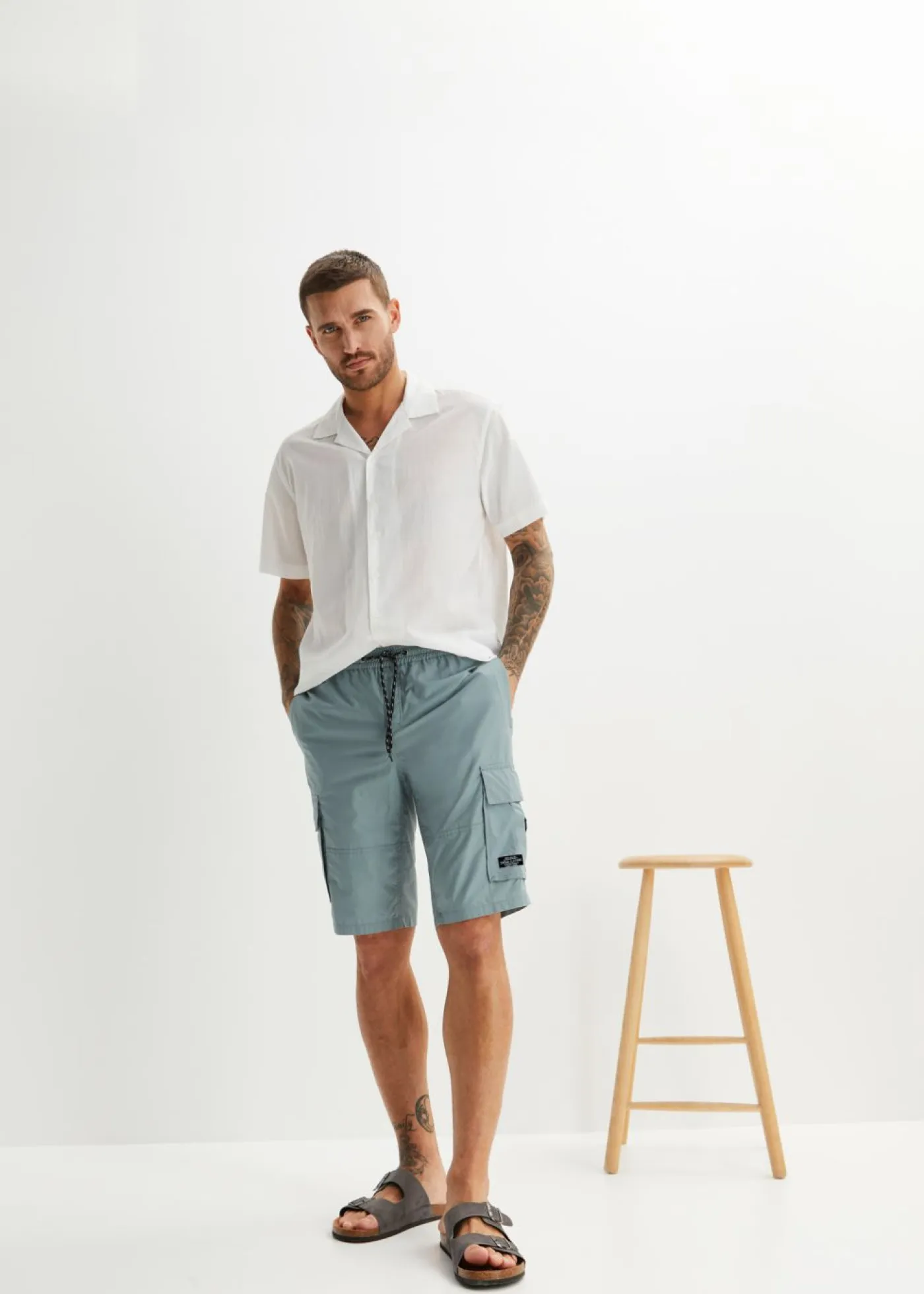 Hombre bonprix bonprix Bermudas cargo, con cintura elástica, corte regular