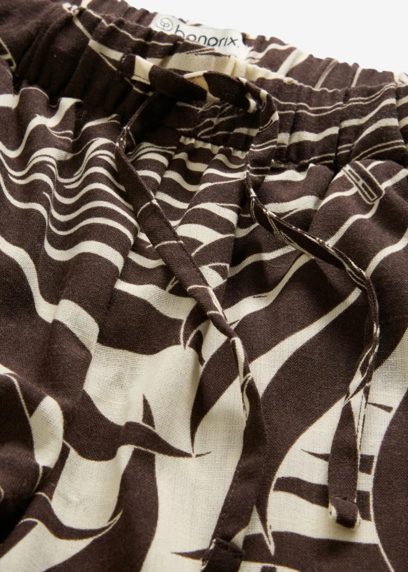 bonprix bonprix Shorts|Pantalones>Bermudas con cintura elástica crudo-marrón oscuro