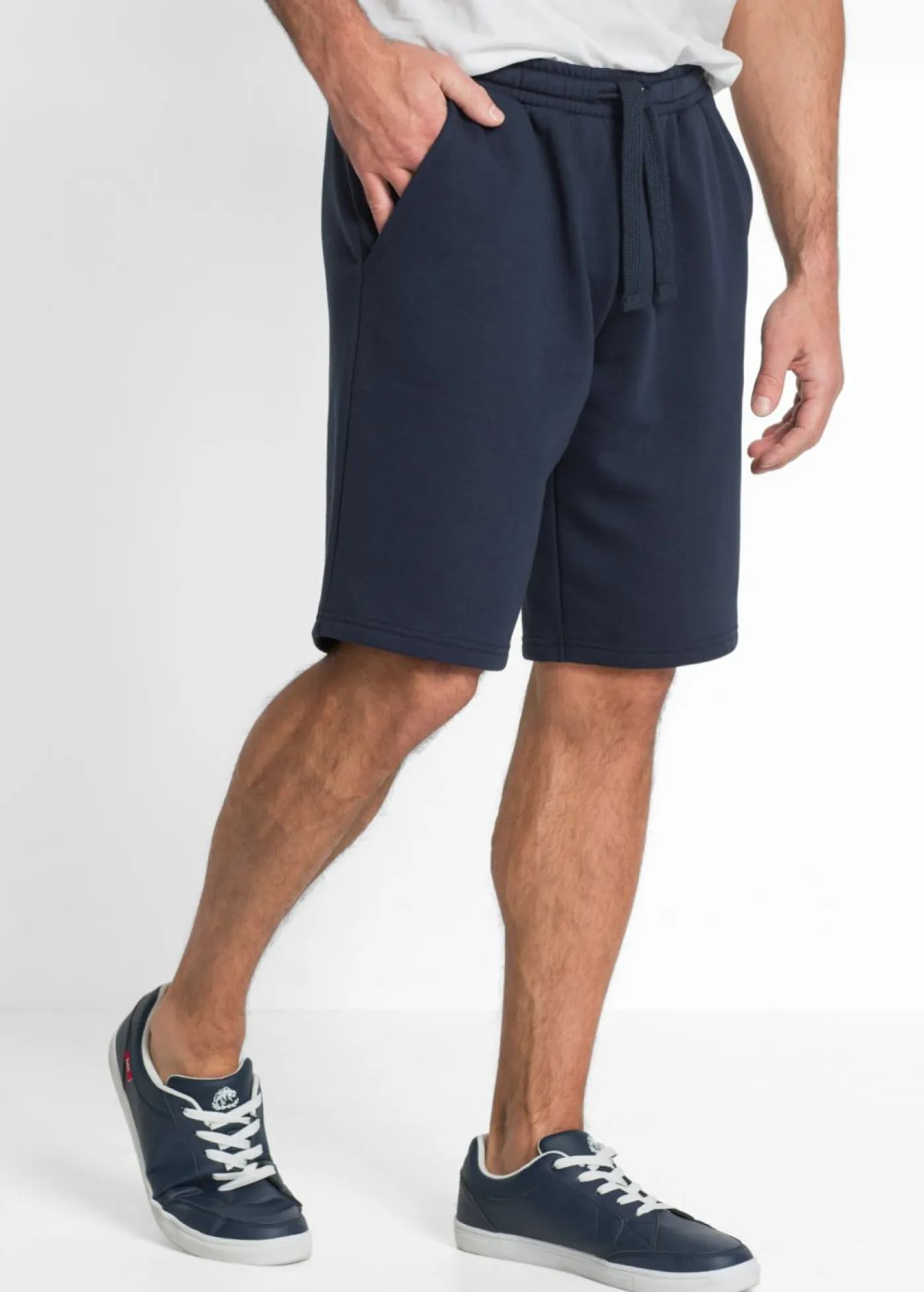 bonprix bonprix Shorts|Básicos En Rebajas>Bermudas de chándal Azul marino