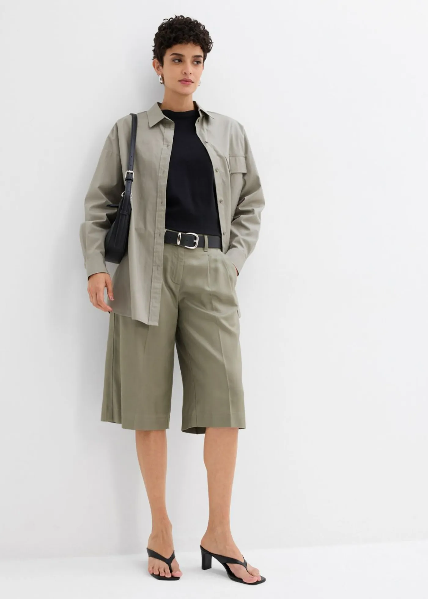 bonprix bonprix Esenciales|Shorts>Bermudas de lyocell fluido verde oliva mate