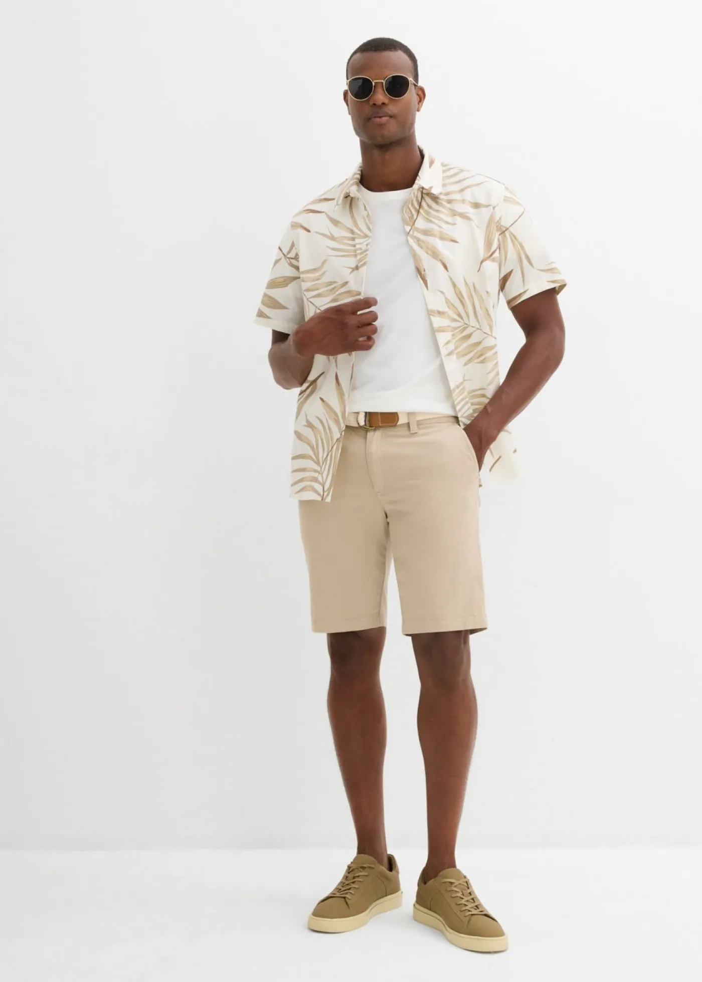 bonprix bonprix Shorts|Pantalones>Bermudas elásticas con cinturón y corte regular arena-azul vaquero