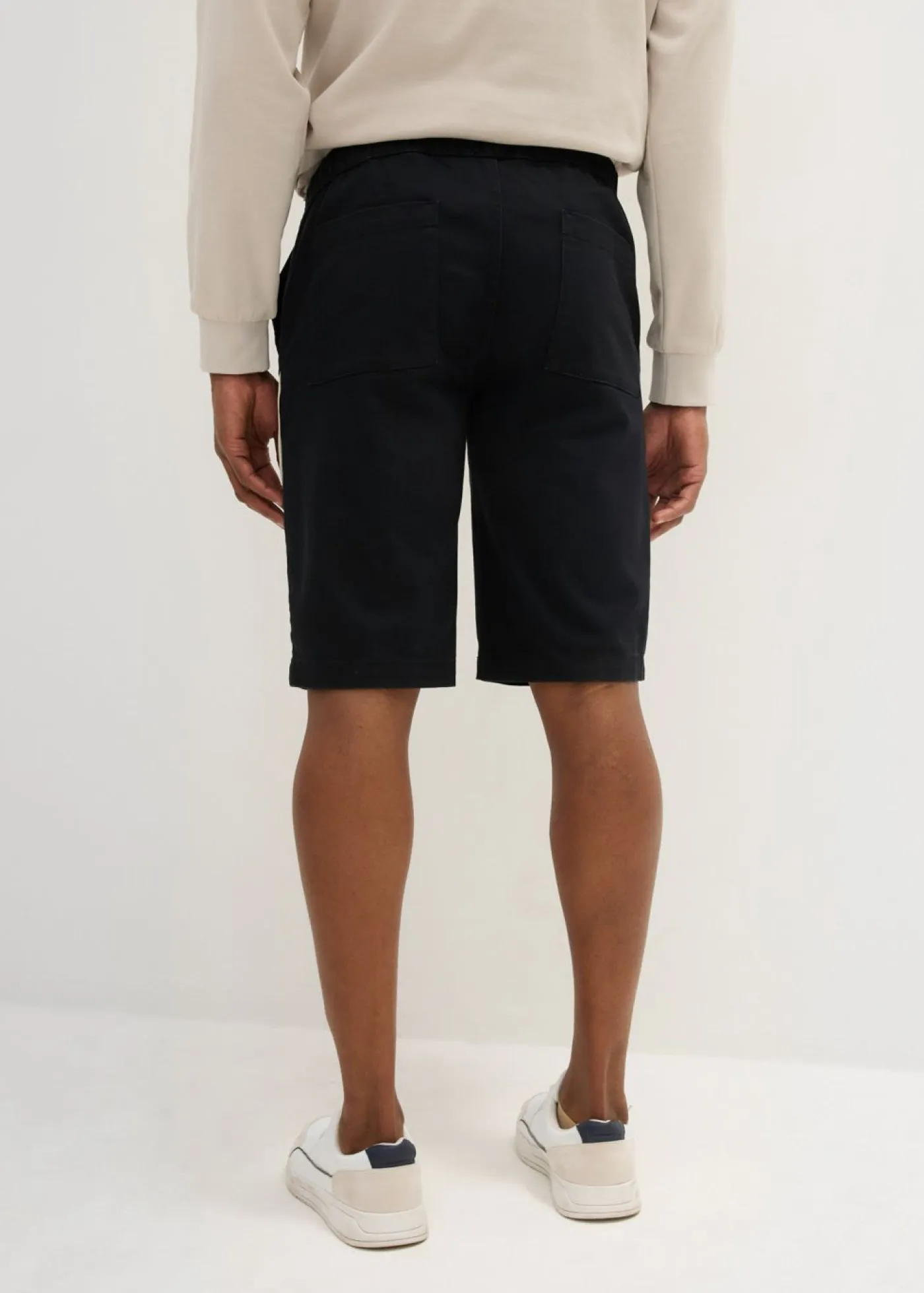 bonprix bonprix Shorts|Pantalones>Bermudas elásticas sin cierre con corte holgado Negro-blanco lana