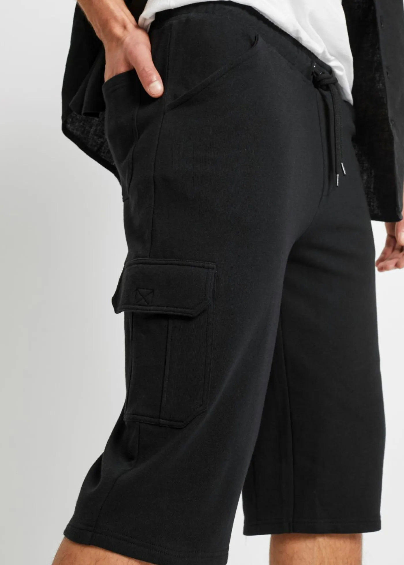 bonprix bonprix Shorts|Ropa Deportiva>Bermudas largas de chándal, estilo cargo, de algodón puro, regular fit Negro