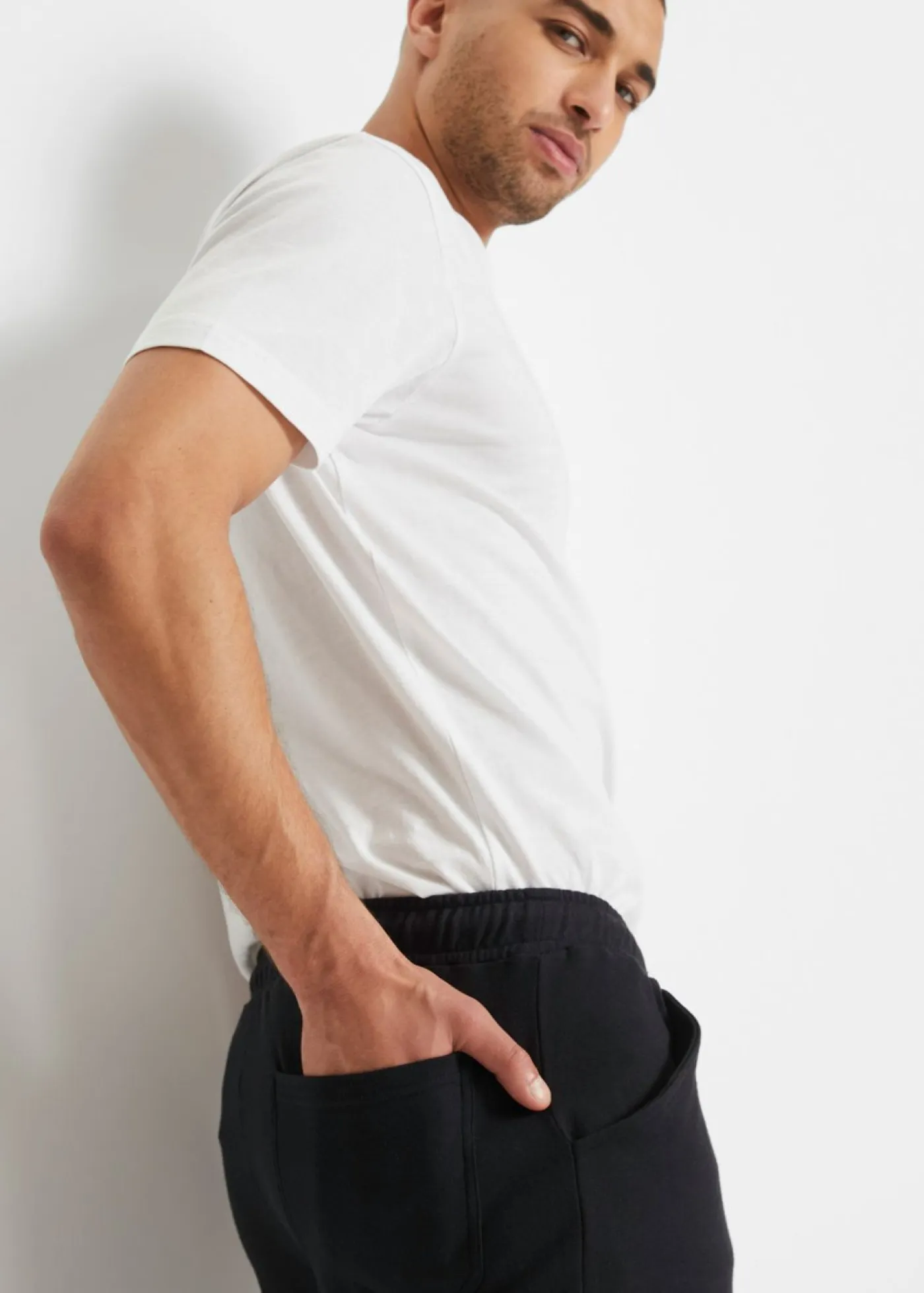 bonprix bonprix Shorts|Ropa Deportiva>Bermudas largas de chándal, estilo cargo, de algodón puro, regular fit Negro