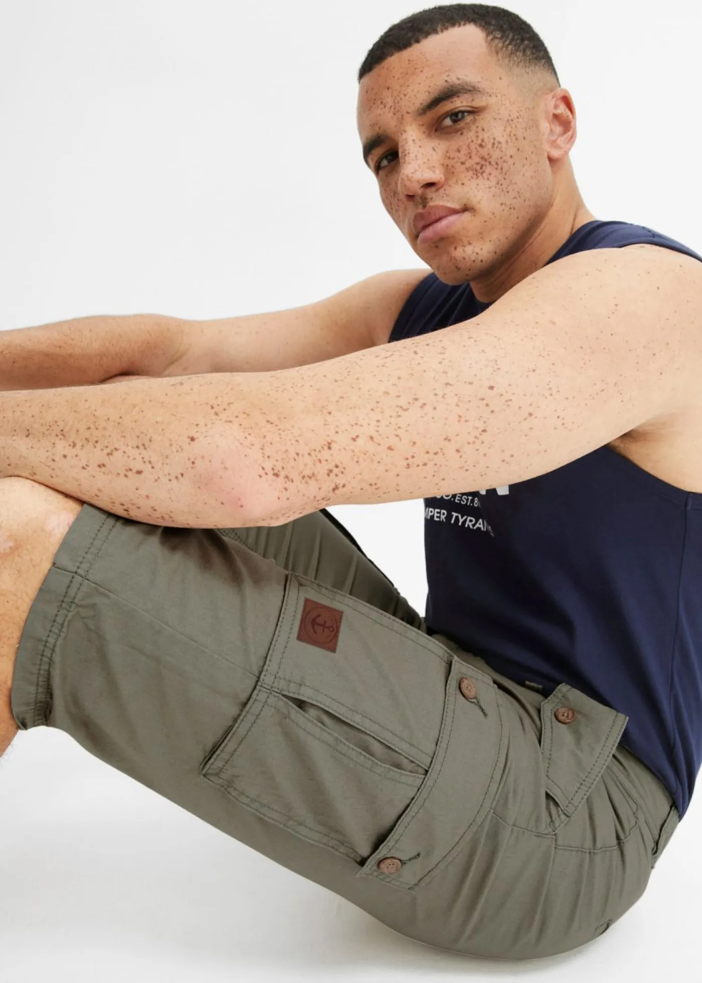 bonprix bonprix Shorts|Pantalones>Bermudas tipo cargo de algodón puro con corte regular verde oliva mate