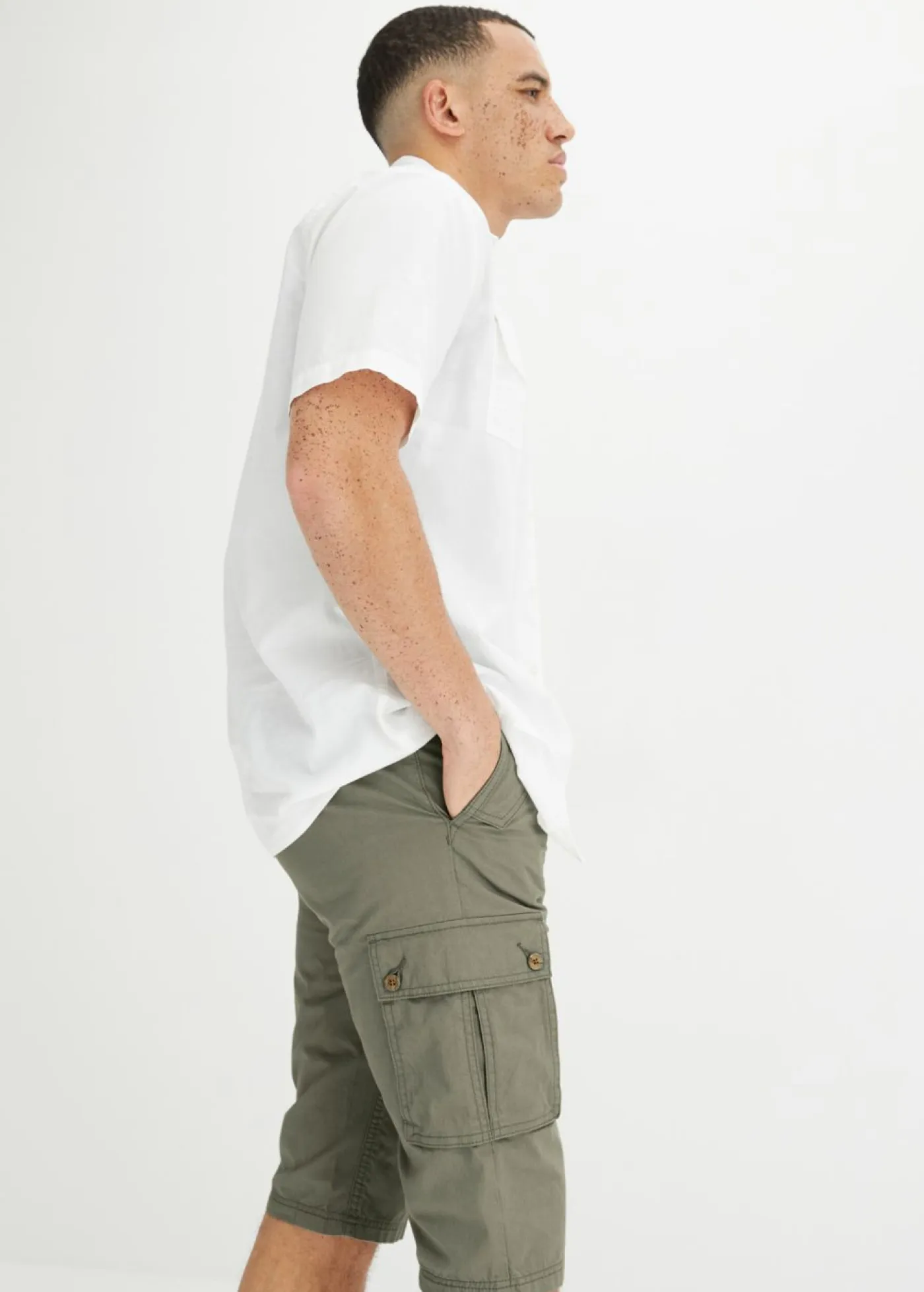 bonprix bonprix Shorts|Pantalones>Bermudas tipo cargo de algodón puro con corte regular verde oliva mate