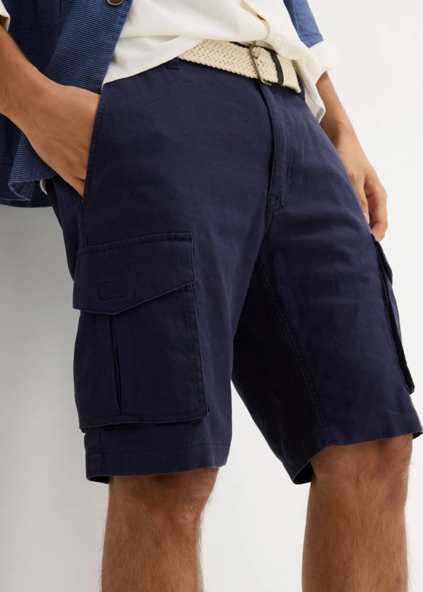 bonprix bonprix Shorts|Básicos En Rebajas>Bermudas tipo cargo de mezcla de lino con corte regular y cinturón Azul marino