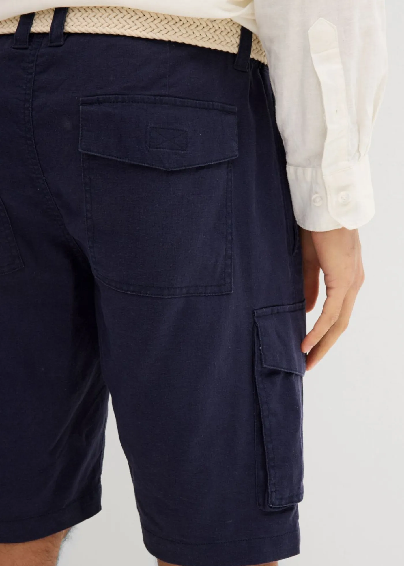 bonprix bonprix Shorts|Básicos En Rebajas>Bermudas tipo cargo de mezcla de lino con corte regular y cinturón Azul marino