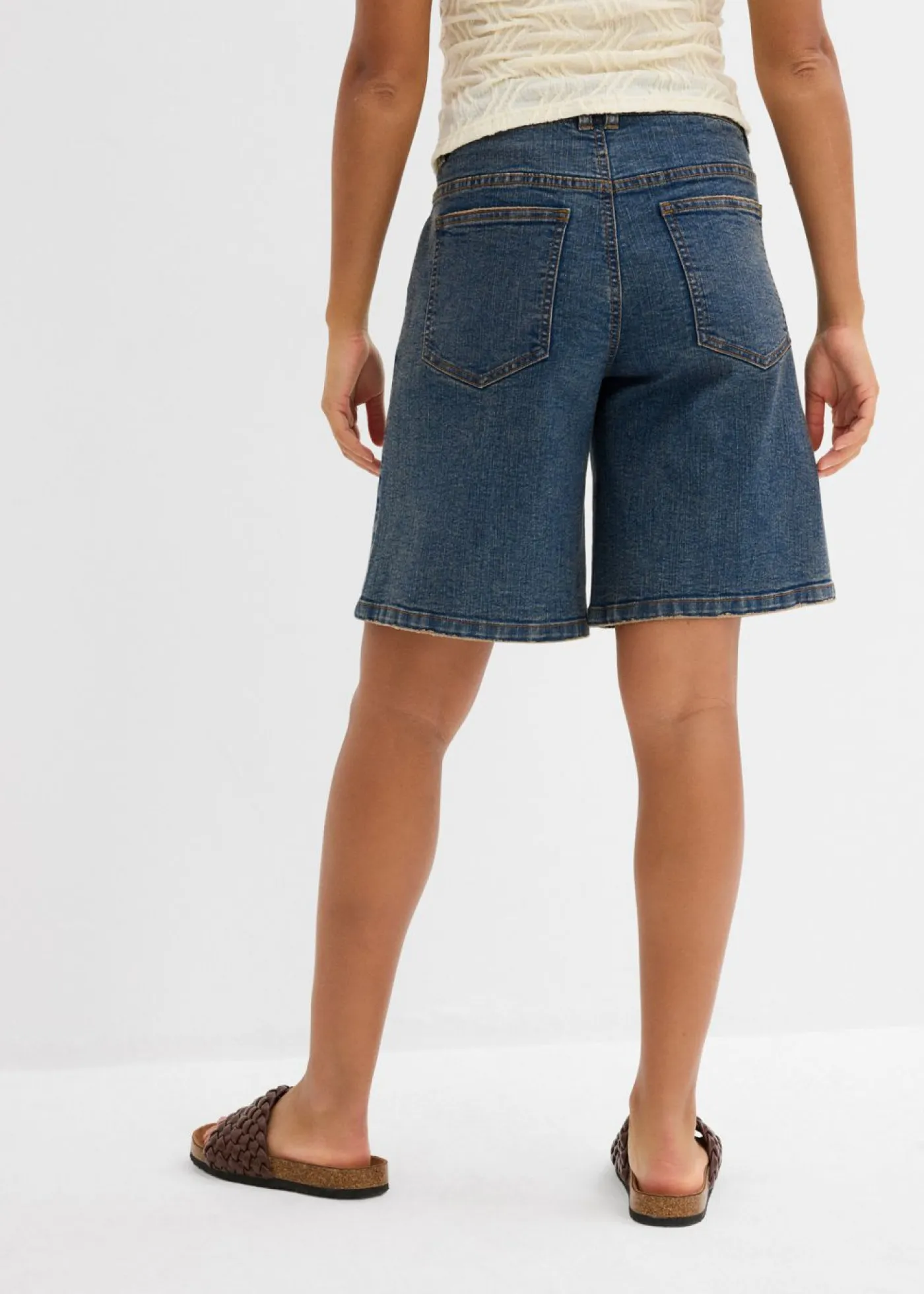 bonprix bonprix Shorts|Vaqueros>Bermudas vaqueras de talle medio azul piedra-beige nuevo usado