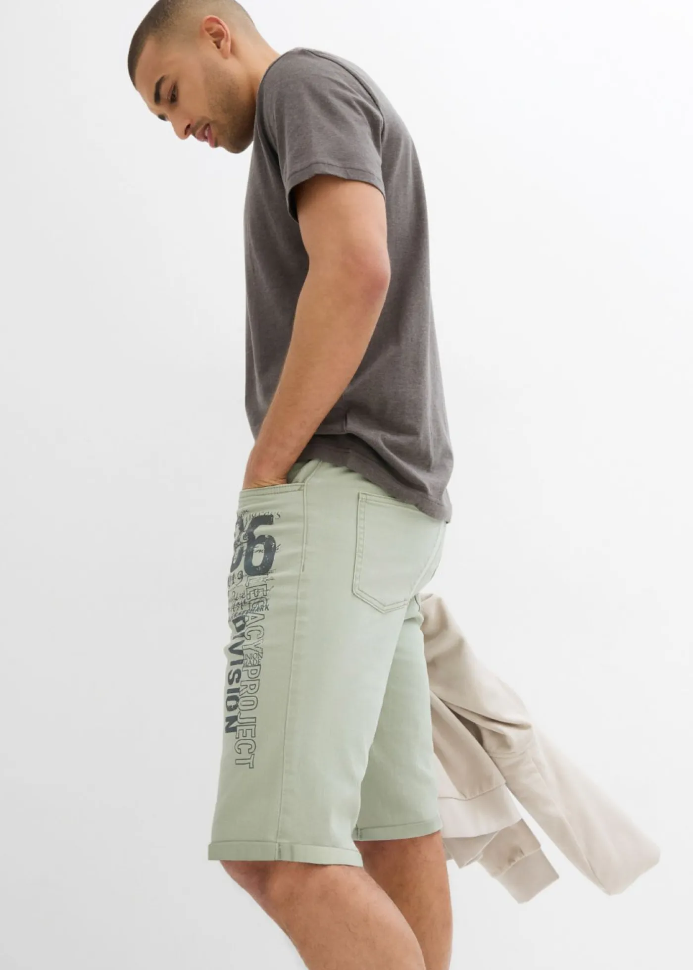 Hombre bonprix bonprix Bermudas vaqueras elásticas con corte regular