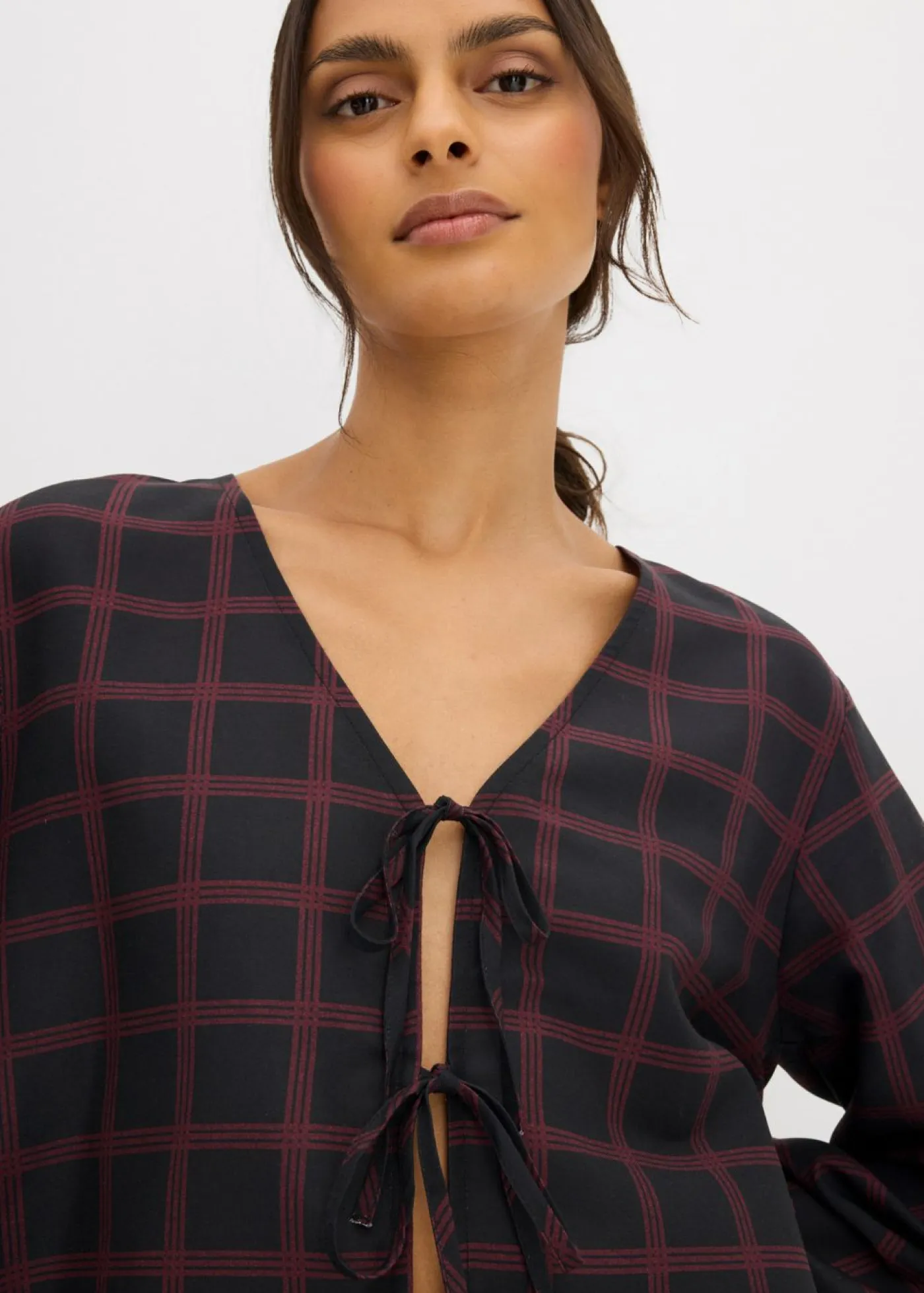 bonprix bonprix Camisas Y Blusas>Blusa ancha de viscosa suave negro-rojo avellana