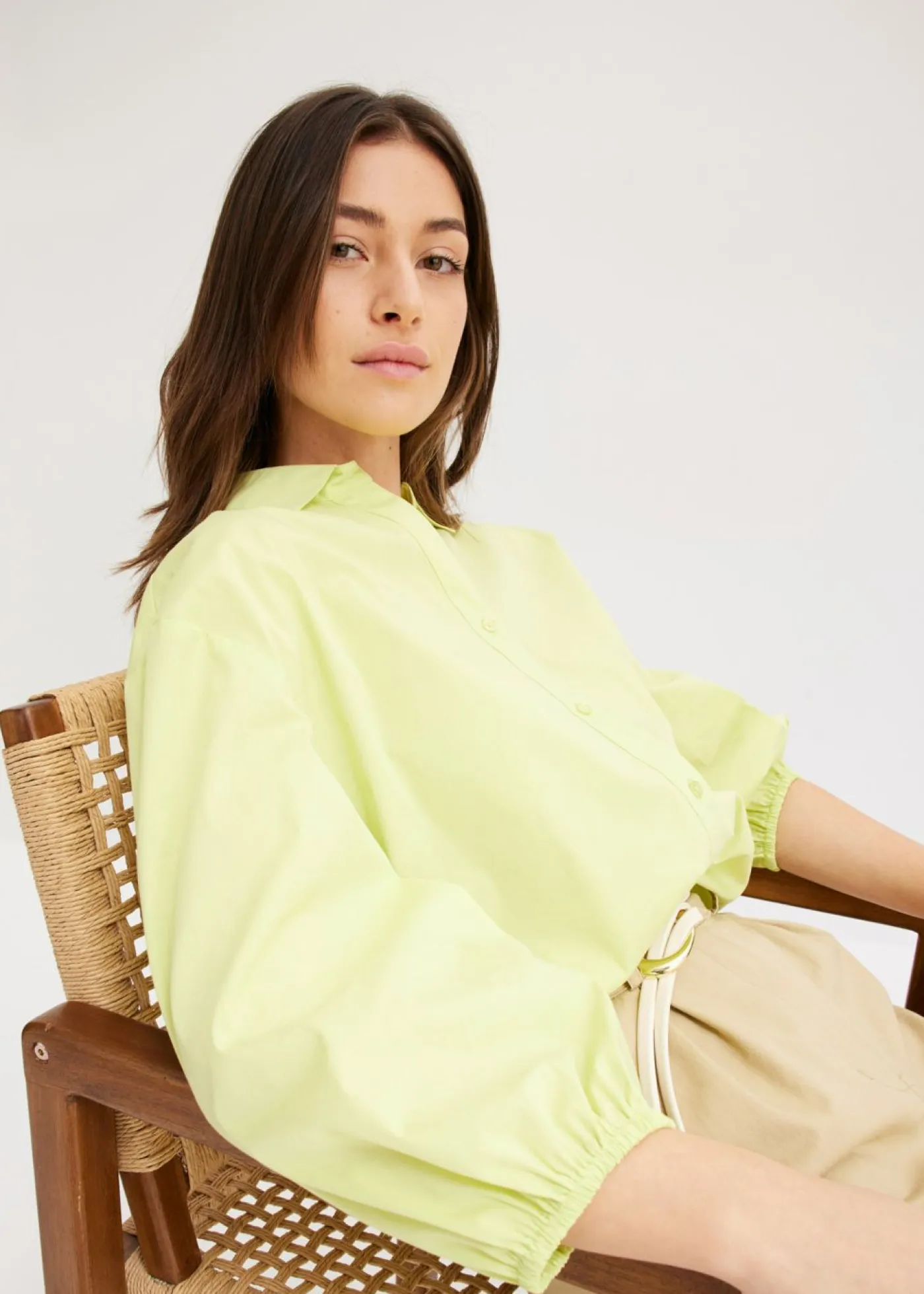 bonprix bonprix Camisas Y Blusas>Blusa asimétrica con mangas abullonadas Verde menta