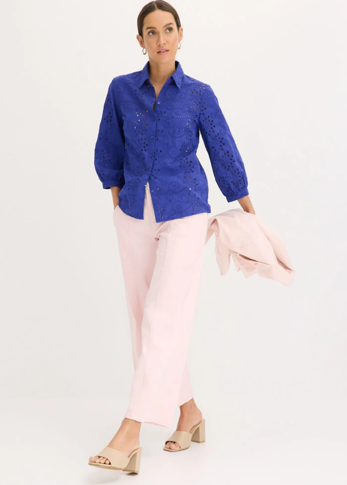 bonprix bonprix Camisas Y Blusas>Blusa con bordado calado zafiro