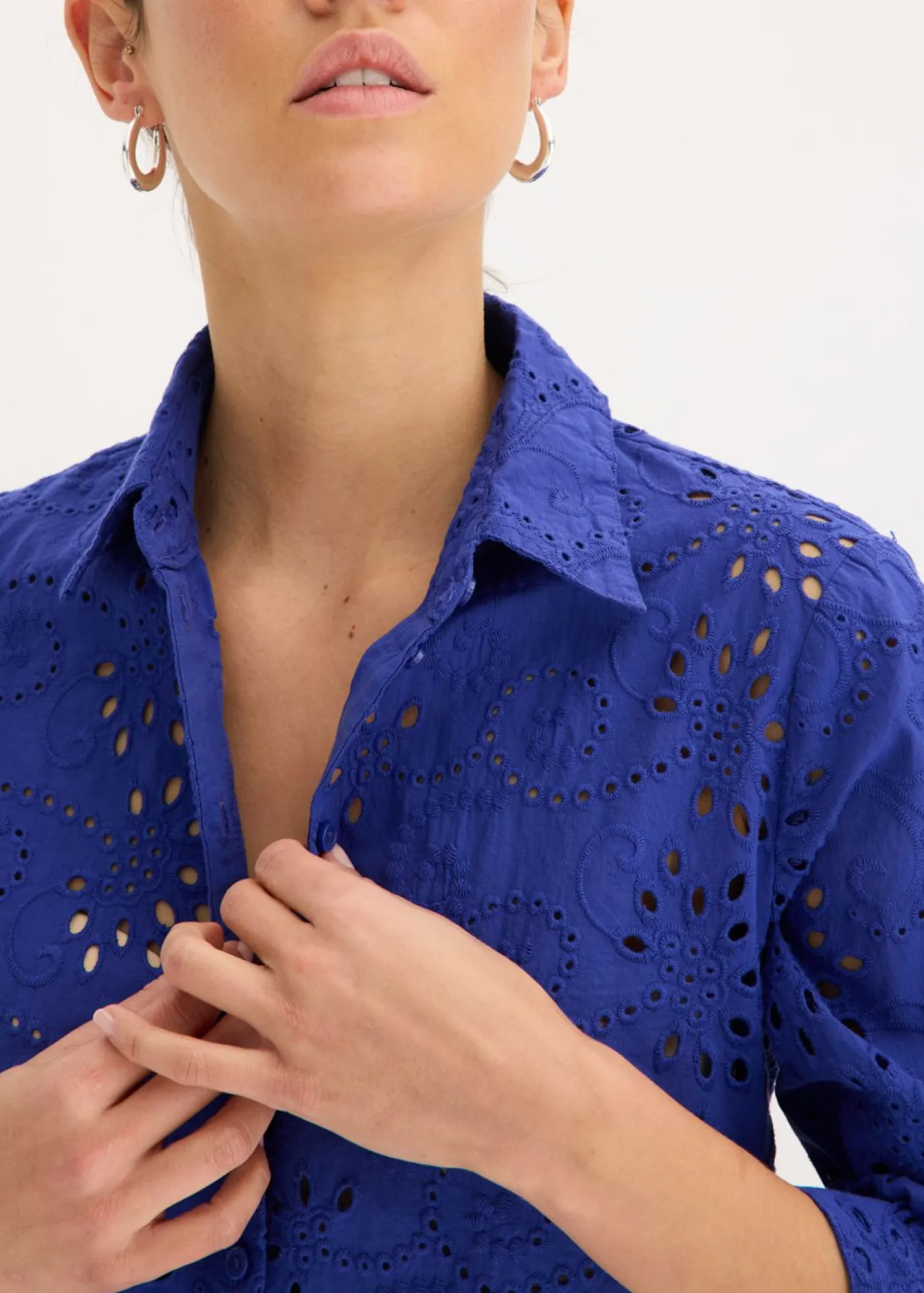 bonprix bonprix Camisas Y Blusas>Blusa con bordado calado zafiro