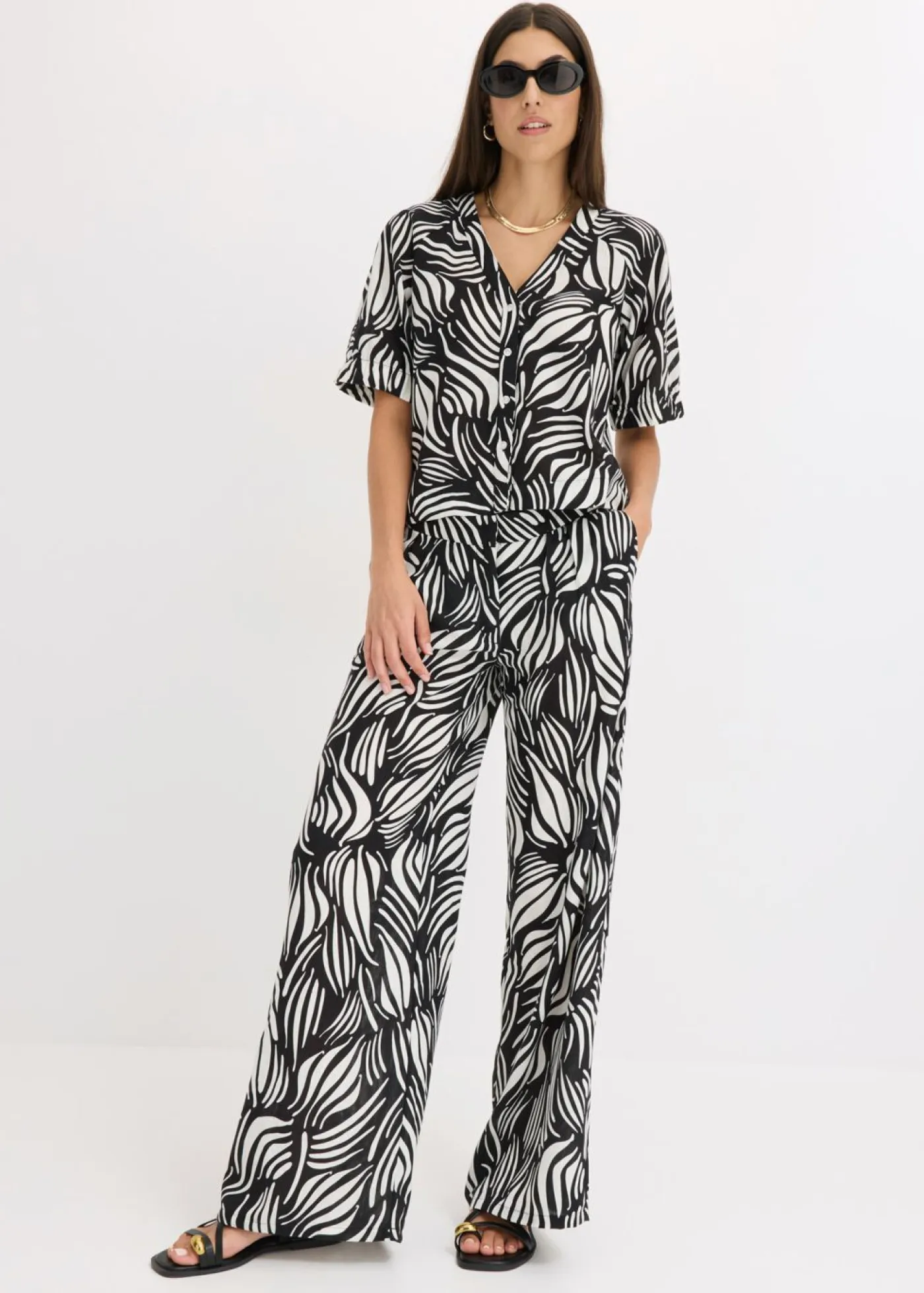 bonprix bonprix Camisas Y Blusas>Blusa de manga corta con aspecto de lino Negro-blanco lana