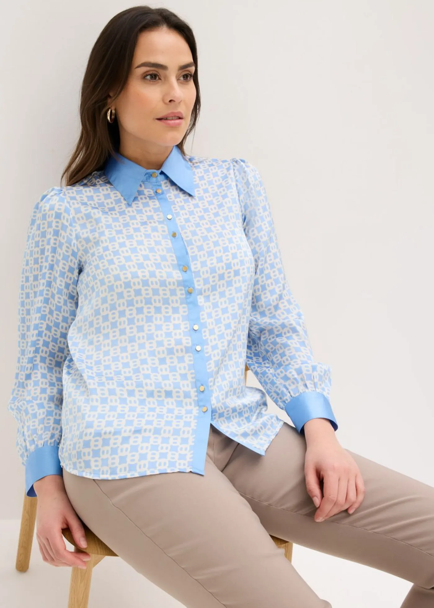 bonprix bonprix Camisas Y Blusas|Novedades>Blusa de satén Azul provenzal/beige natural con estampado gráfico
