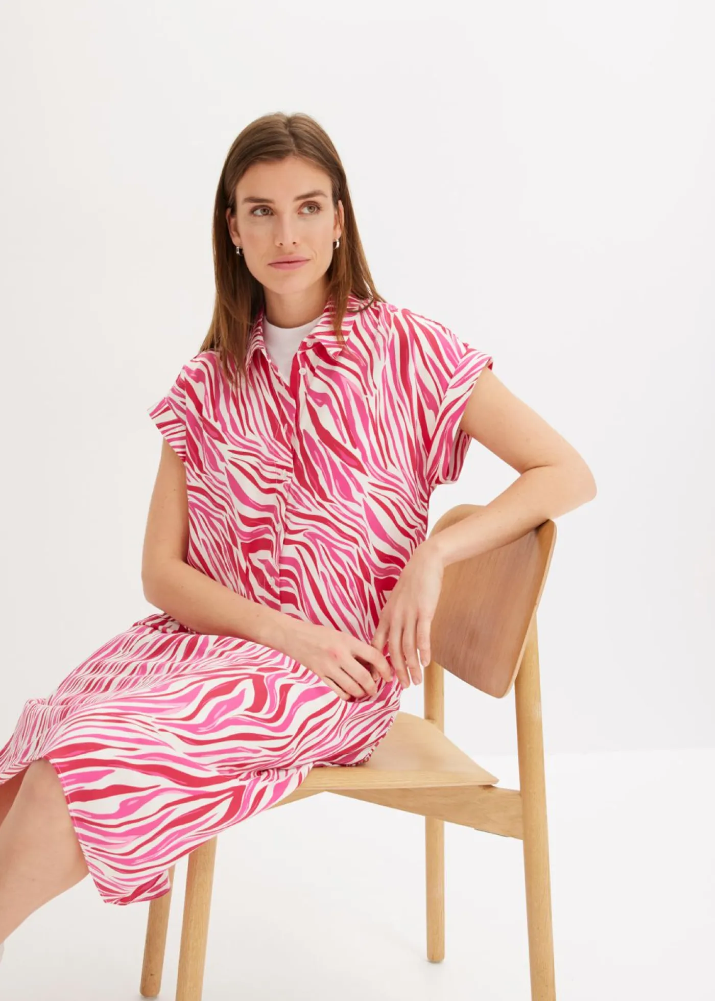 bonprix bonprix Conjuntos De Ropa|Camisas Y Blusas>Blusa de satén fluido crema/rosa con estampado gráfico