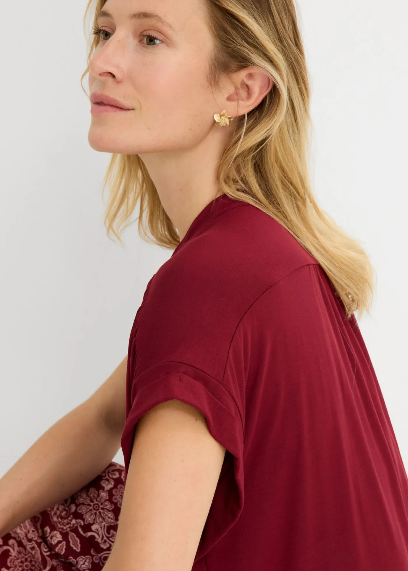 bonprix bonprix Camisetas>Blusa de suave mezcla de viscosa Rojo rubí