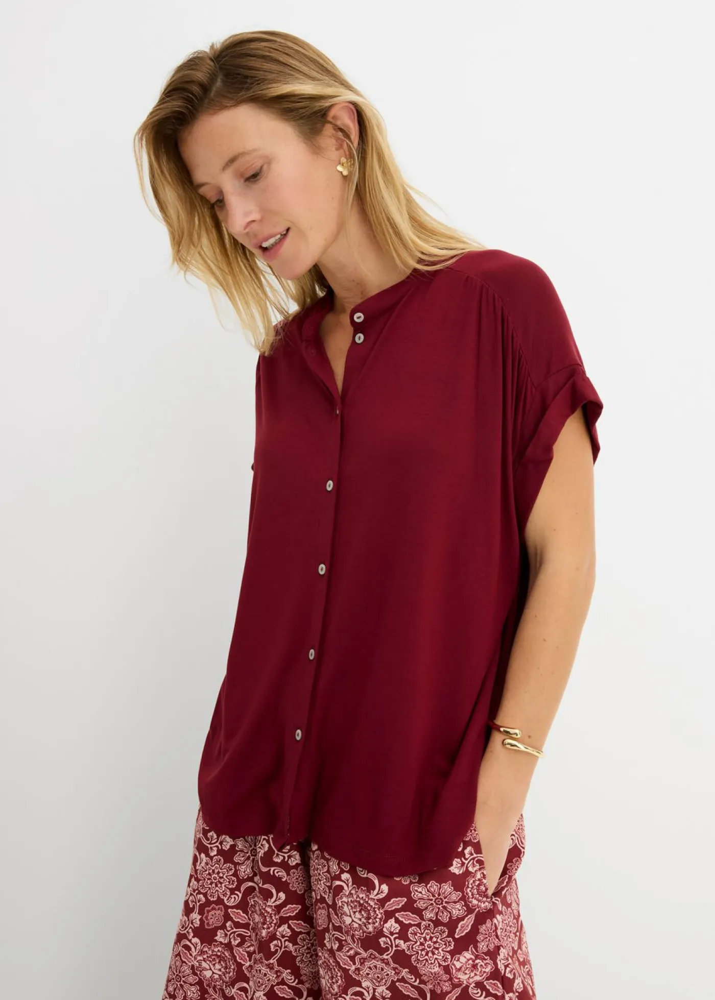 bonprix bonprix Camisetas>Blusa de suave mezcla de viscosa Rojo rubí