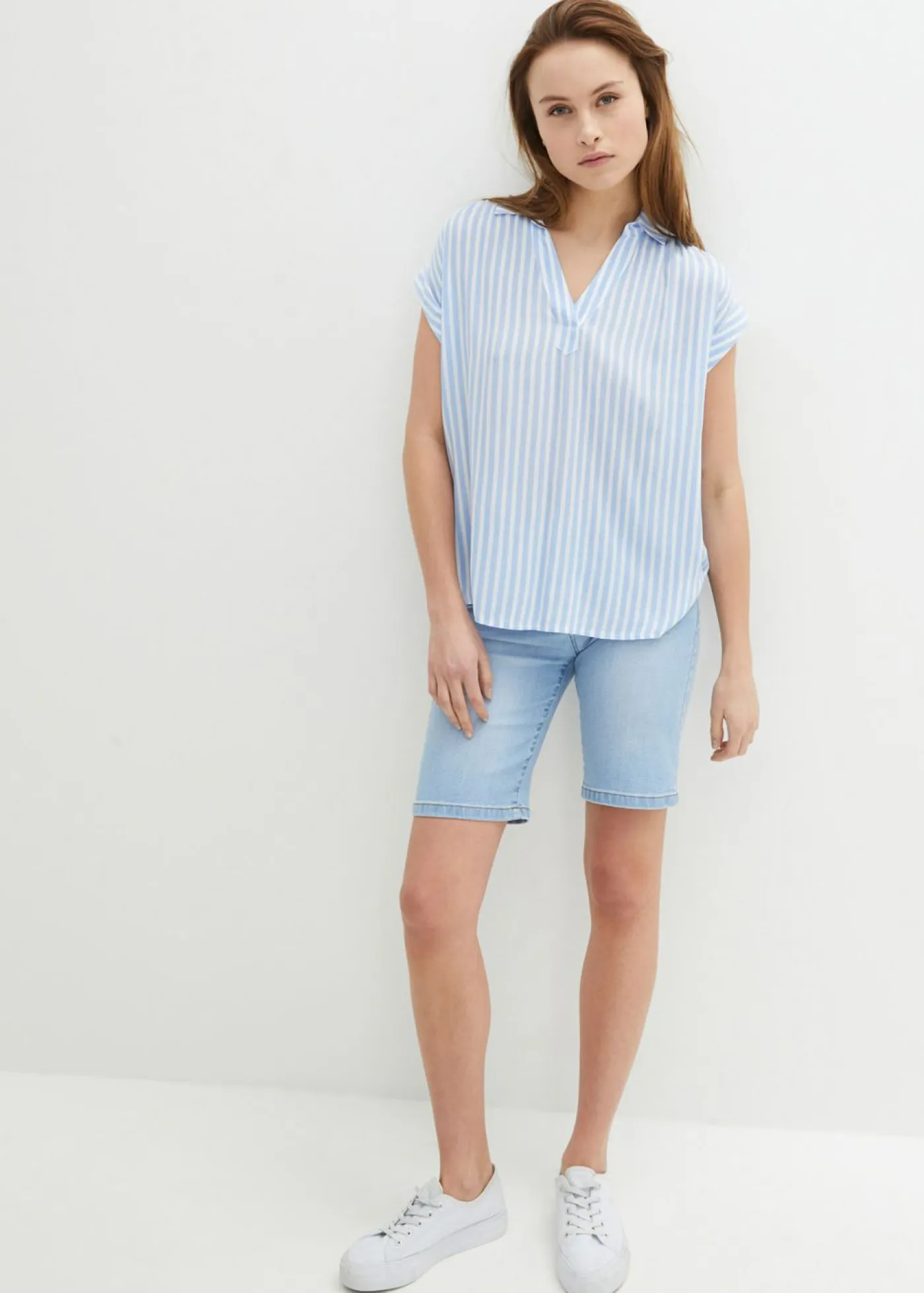 bonprix bonprix Camisas Y Blusas|Novedades>Blusa de viscosa fluida con manga corta Azul perla-blanco con rayas