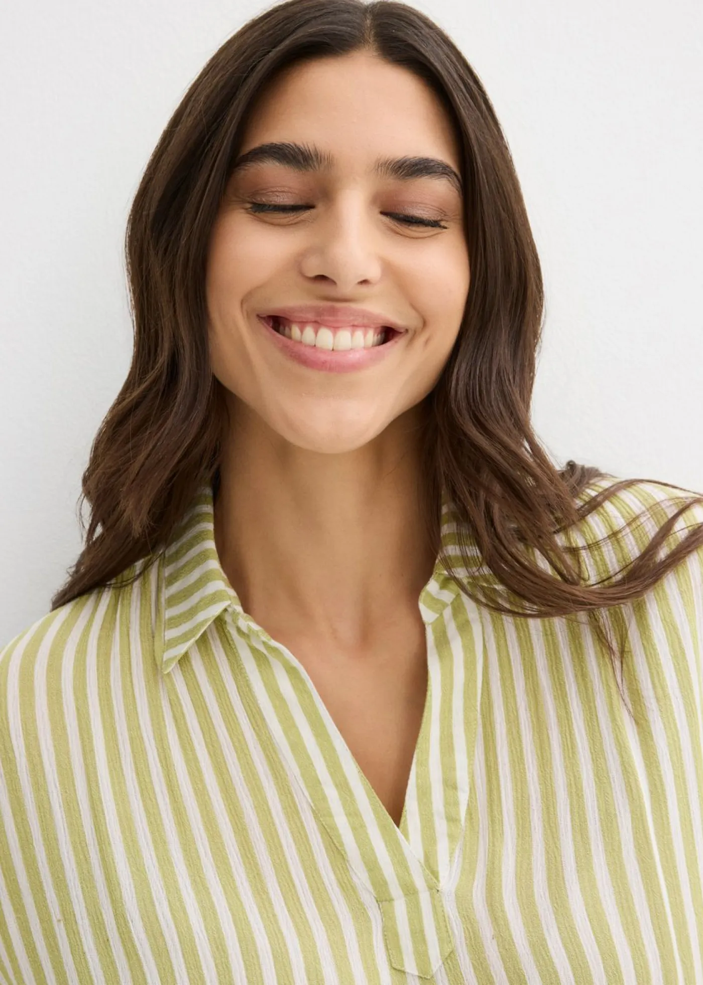 Mujer bonprix bonprix Blusa de viscosa fluida con manga corta