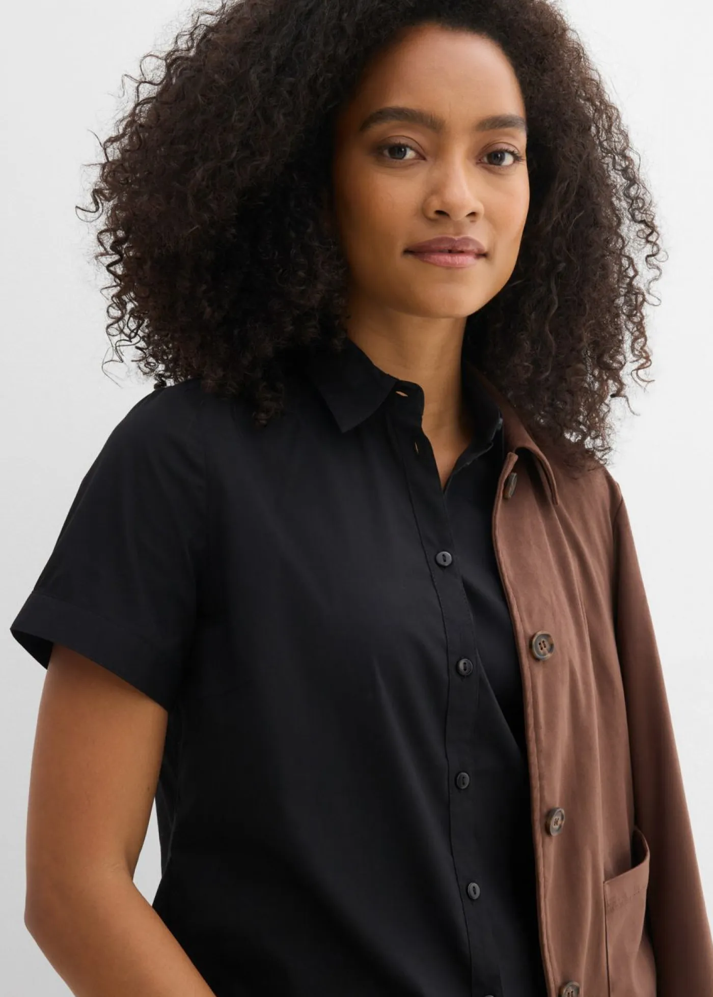 bonprix bonprix Camisas Y Blusas|Novedades>Blusa elástica de manga corta de mezcla de algodón Negro