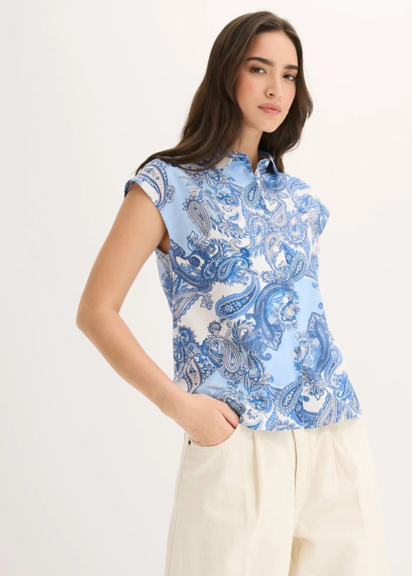 bonprix bonprix Conjuntos De Ropa|Camisas Y Blusas>Blusa estampada de viscosa fluida Blanco/azul claro con patrón paisley
