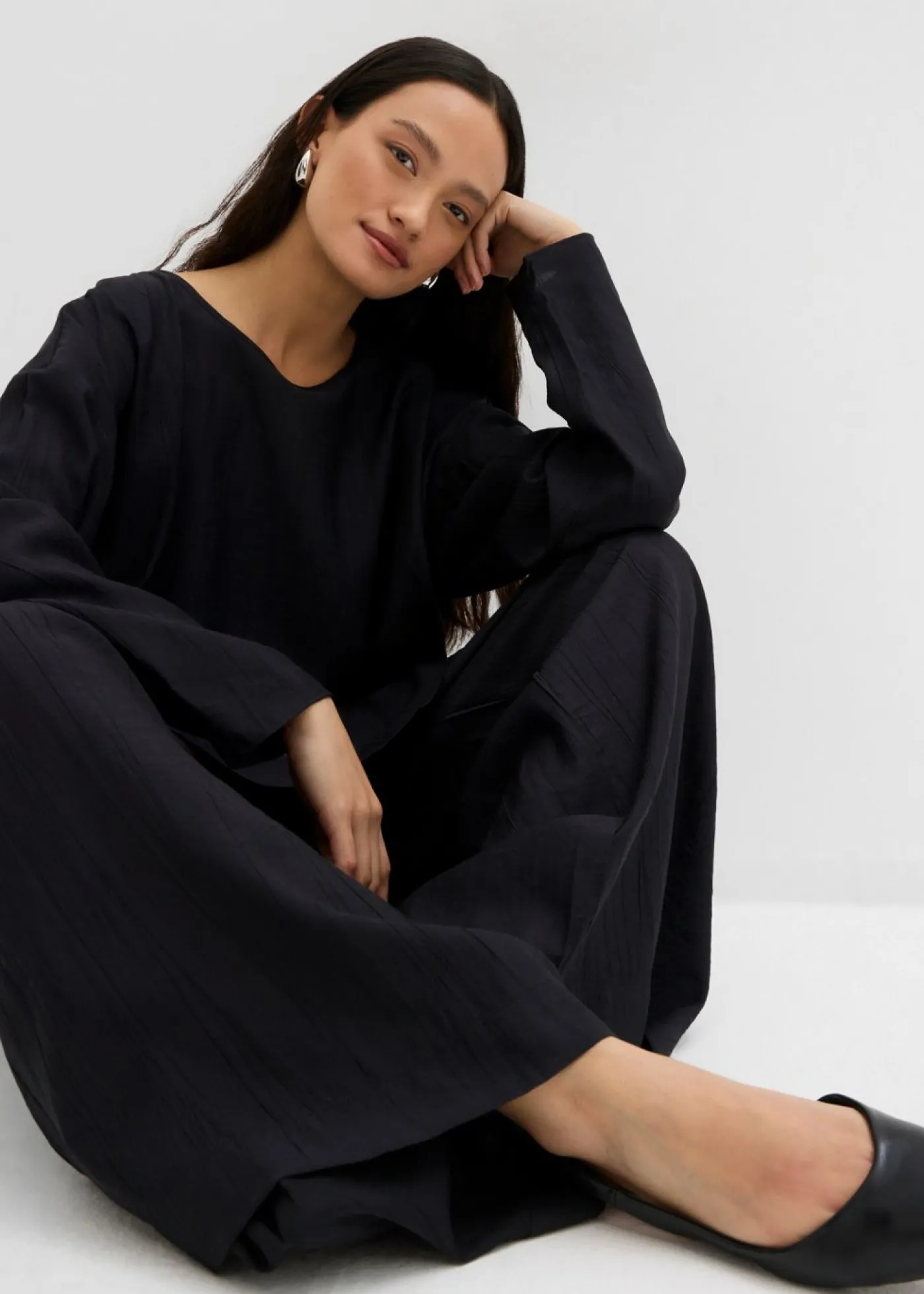 bonprix bonprix Conjuntos De Ropa|Esenciales>Blusa holgada tipo túnica de mezcla de viscosa arrugada con estructura Negro