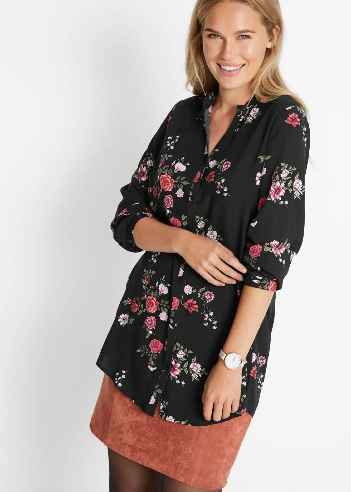 bonprix bonprix Camisas Y Blusas>Blusa larga de viscosa fluida Negro con flores