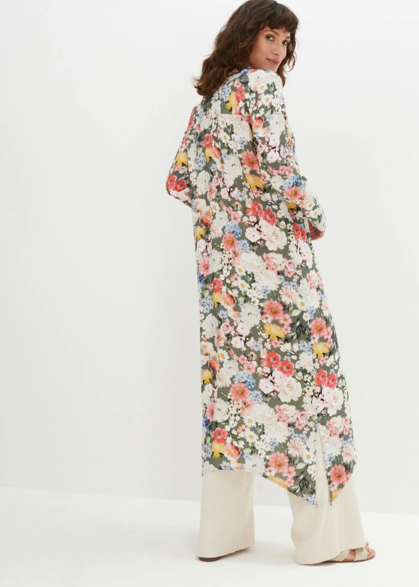 bonprix bonprix Camisas Y Blusas>Blusa larga de viscosa fluida Verde oliva con estampado de flores