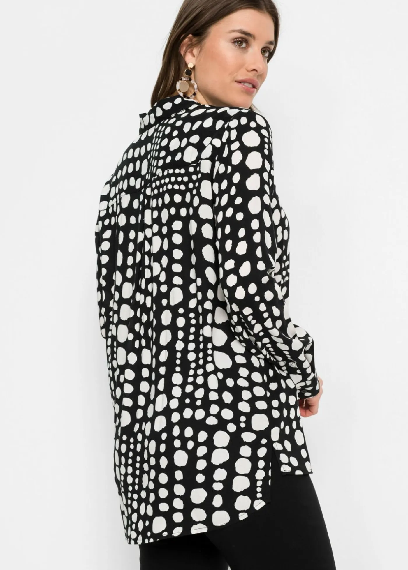 bonprix bonprix Camisas Y Blusas>Blusa larga estampada de viscosa fluida negro / crema suave topos