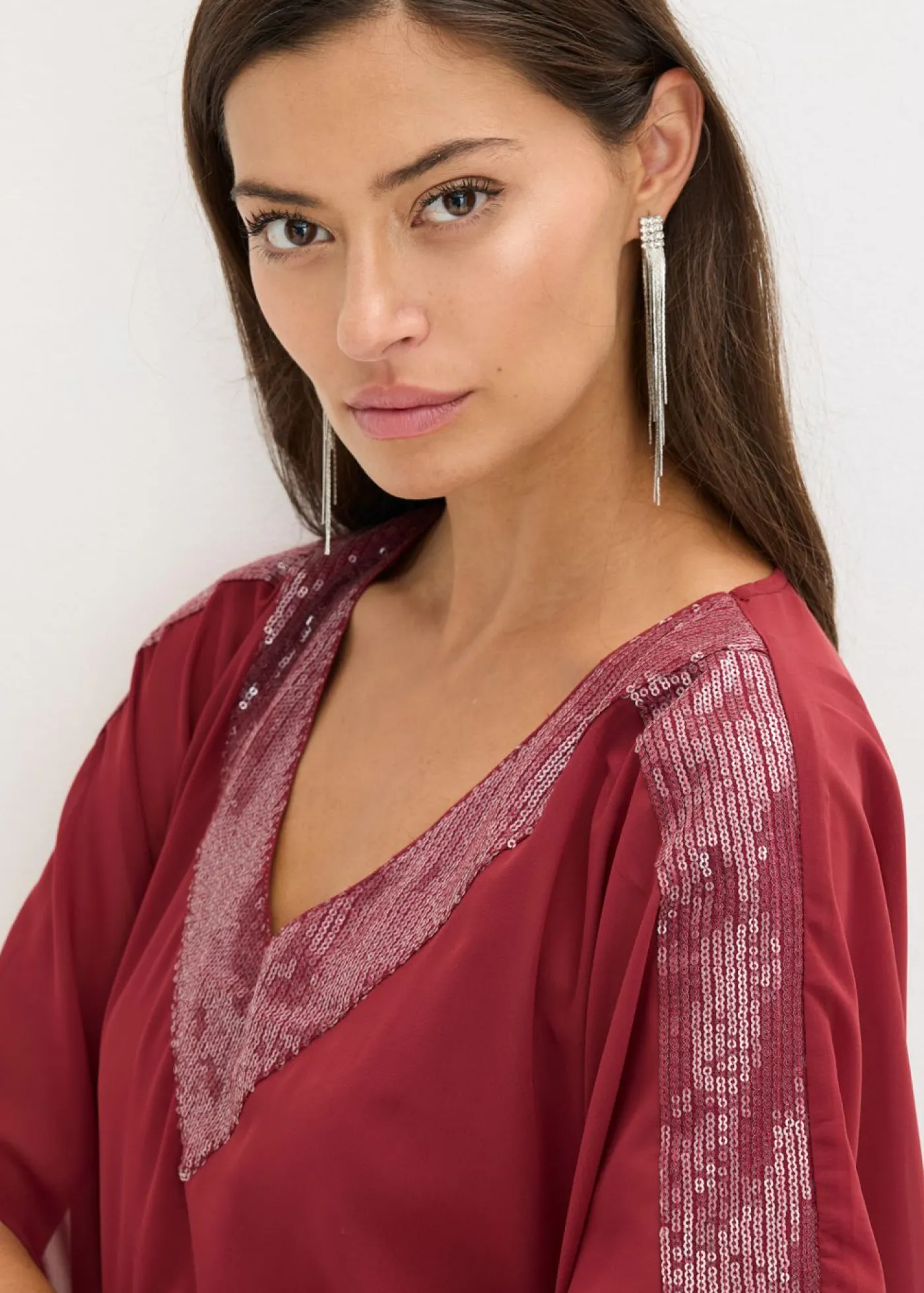 bonprix bonprix Camisas Y Blusas|Ropa Elegante>Blusa oversize con inserción de lentejuelas Rojo rubí